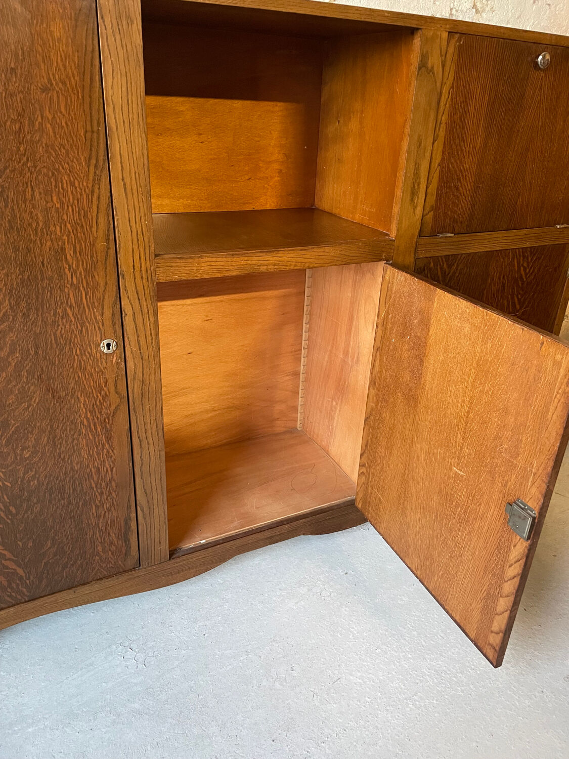 Vintage buffet from the 50s/60s in oak.