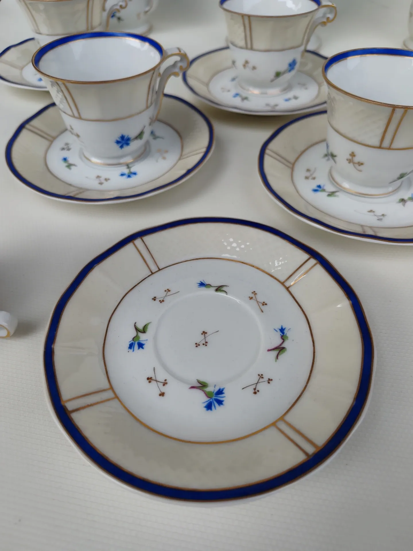 Coffee service in Limoges porcelain, by Bernardaud. 1930s.