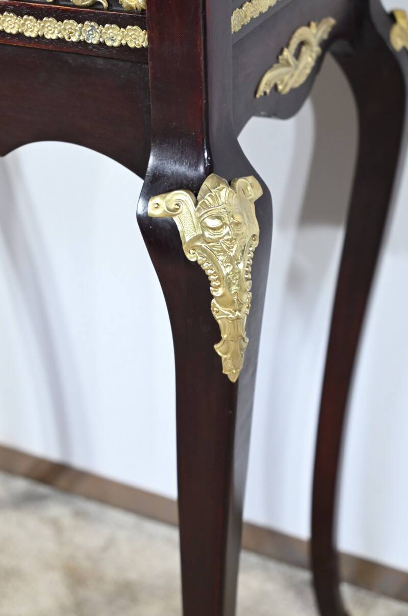 Middle Display Table in Stained Mahogany, Louis XV style, Napoleon III period – Mid-19th century