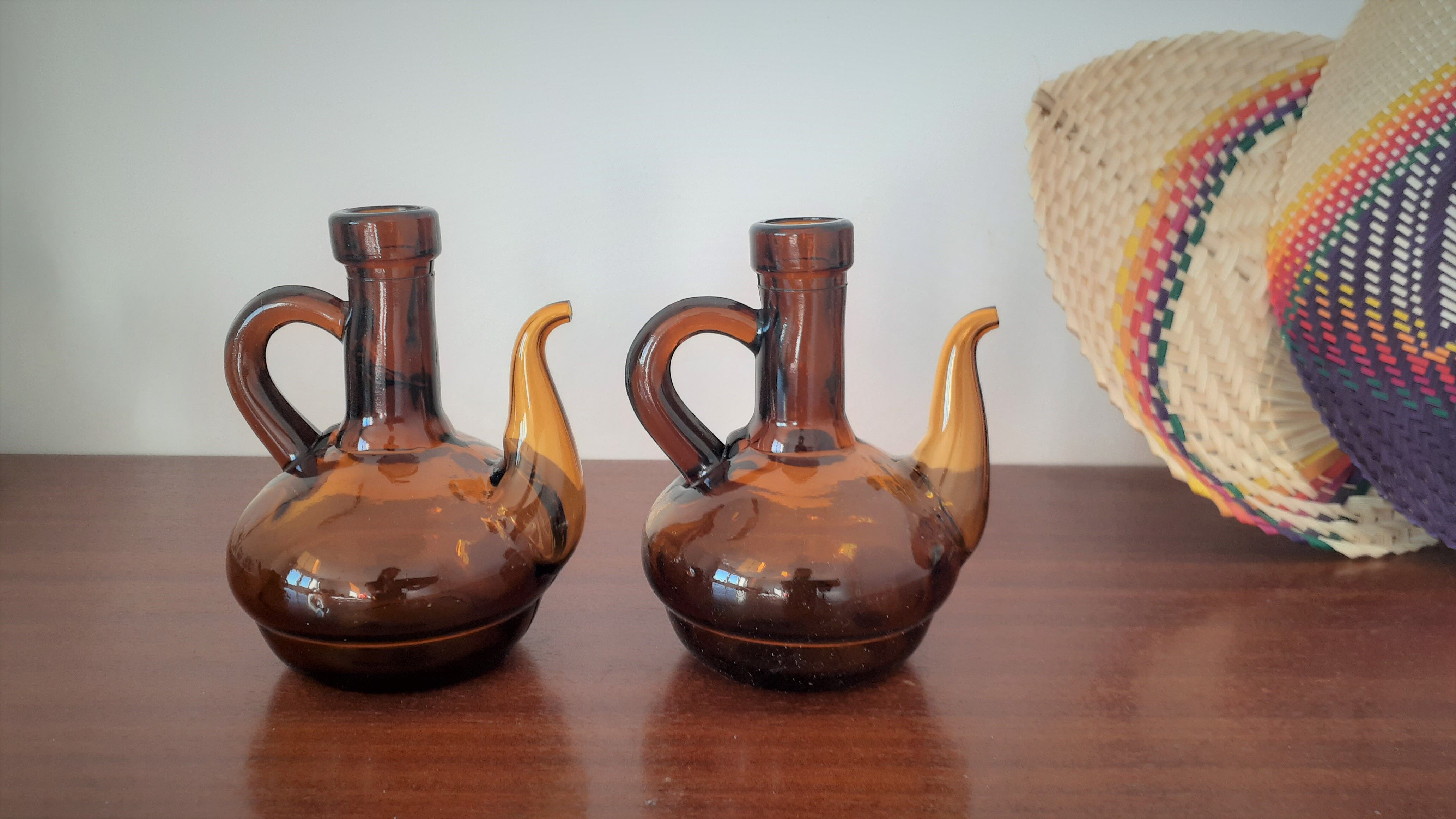Pitcher oil and vinegar