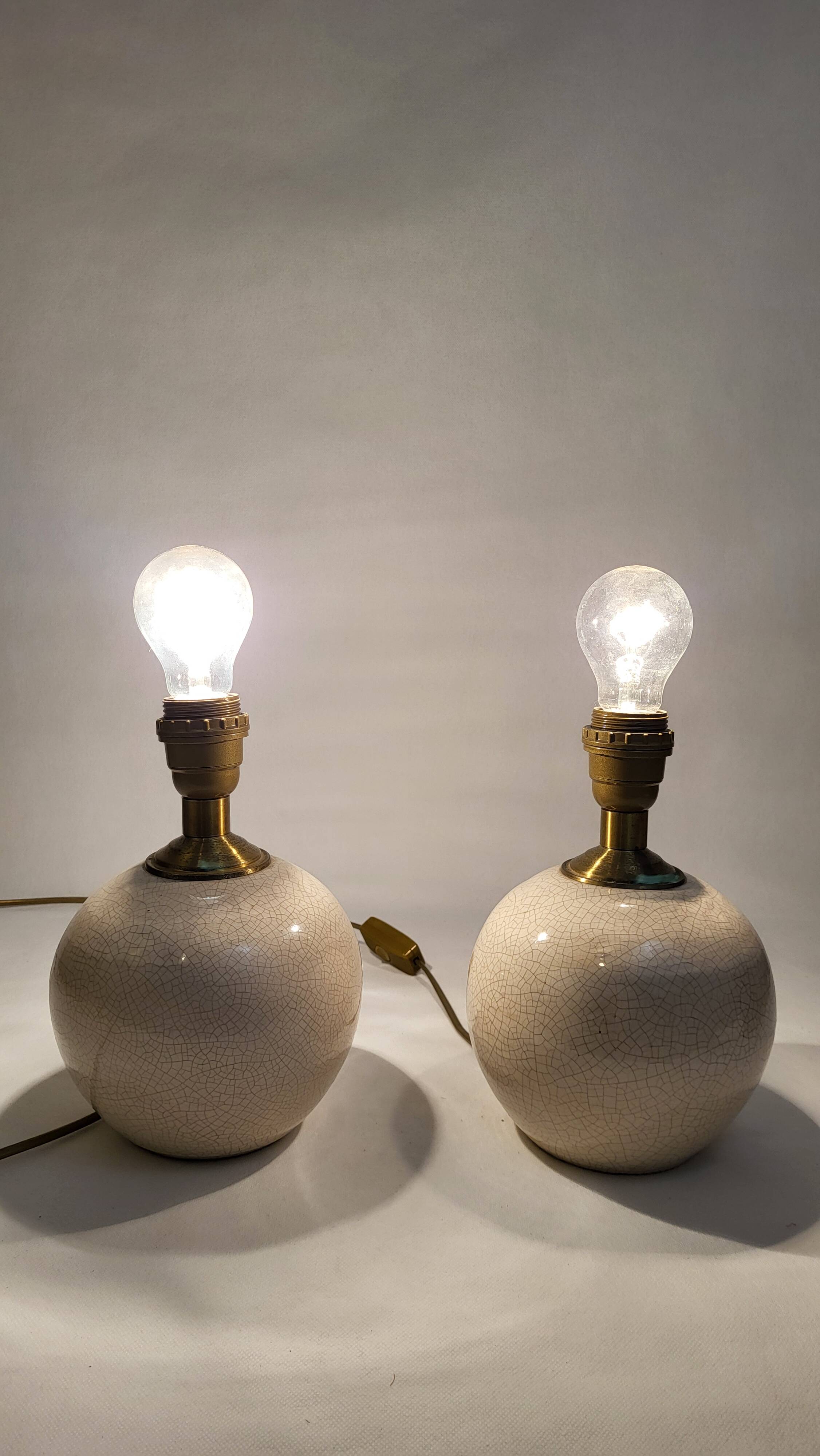 Cracked ceramic ball lamp