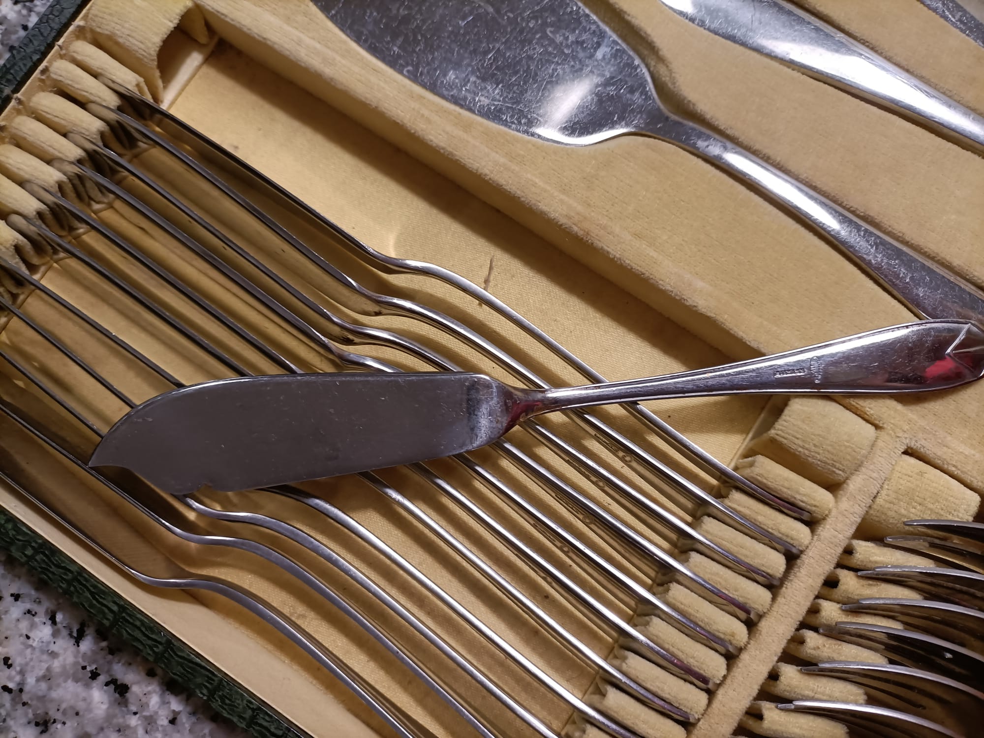 Ménagère de couverts à poisson en inox Art Déco