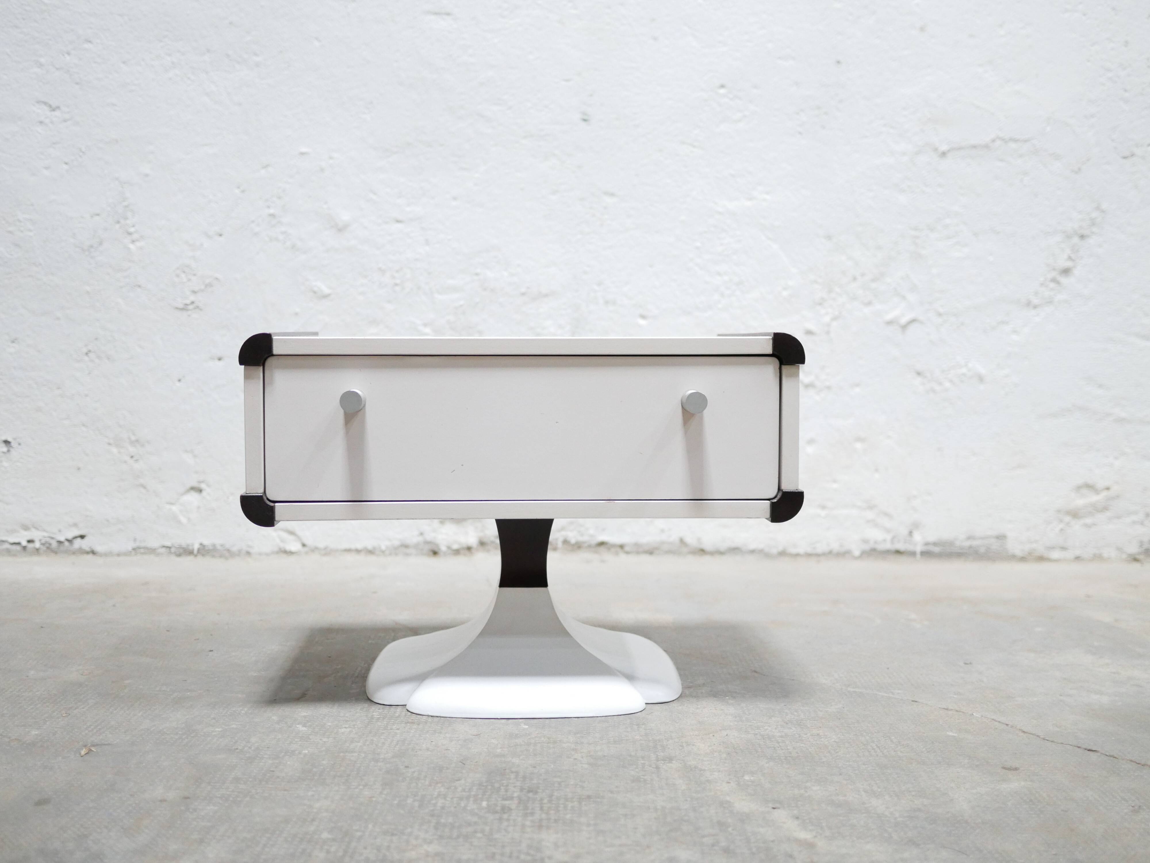 Chevet vintage blanc édité par Gautier
