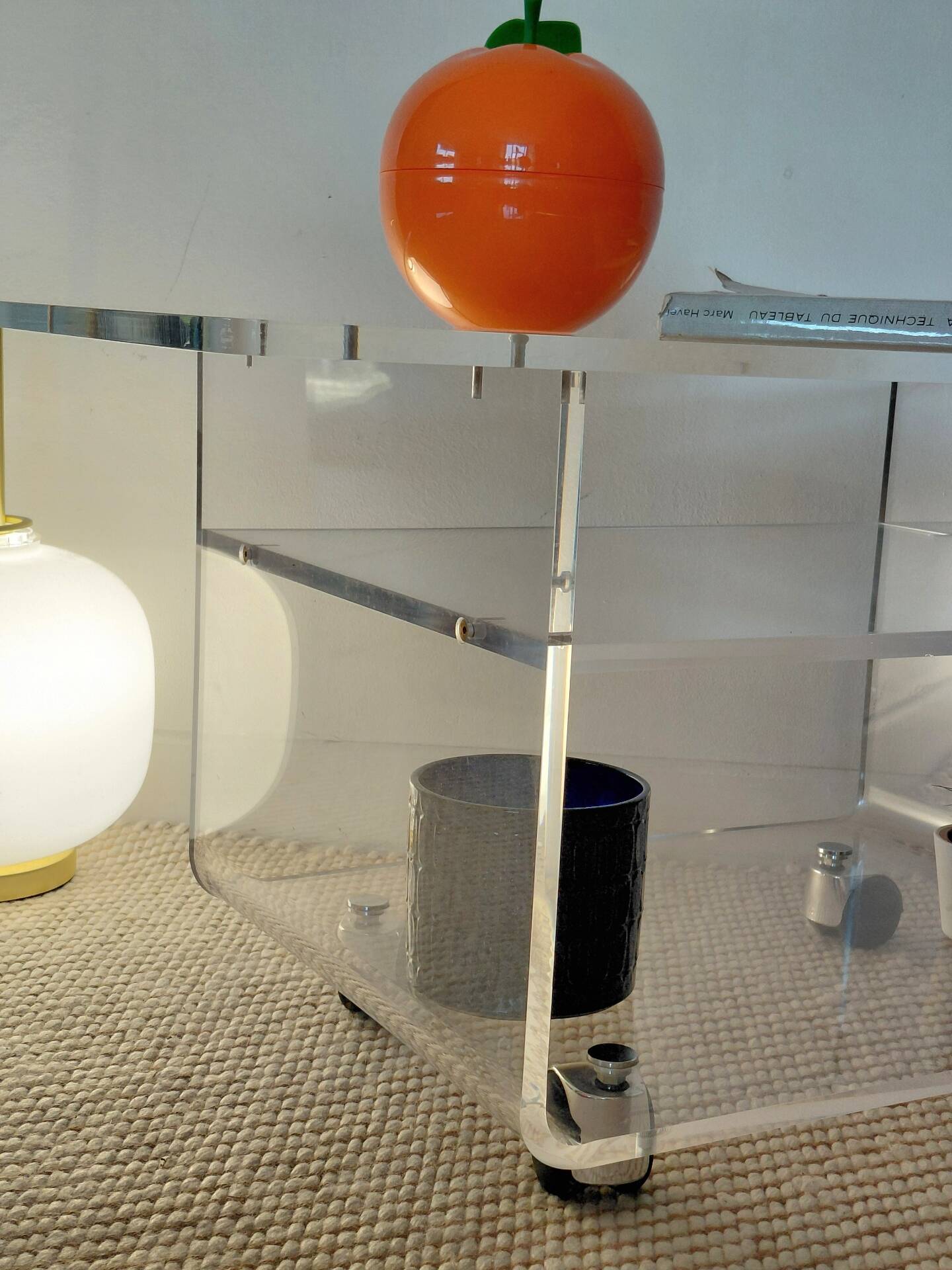 Vintage rolling dessert trolley in plexiglass - Space Age style - 1970s