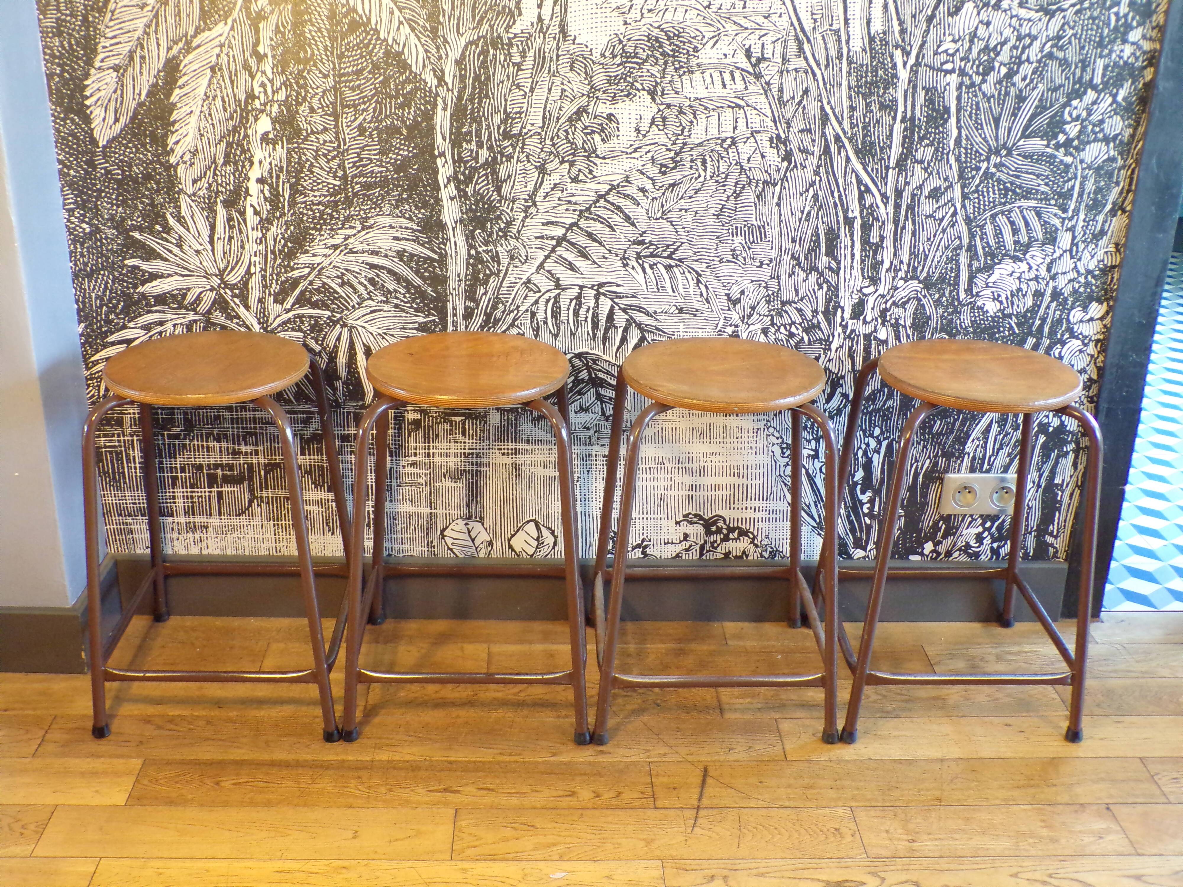 Set of 4 high workshop stools