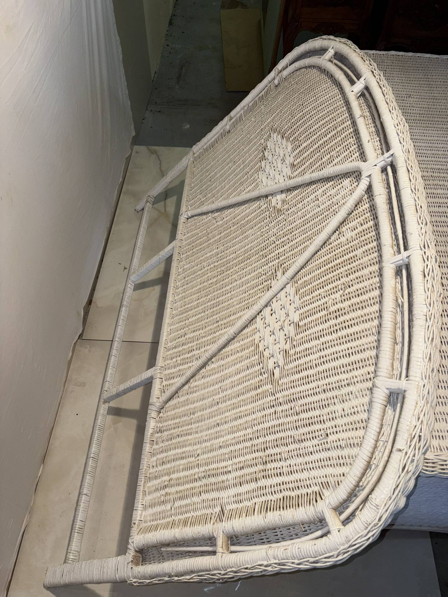 Vintage headboard in woven white rattan