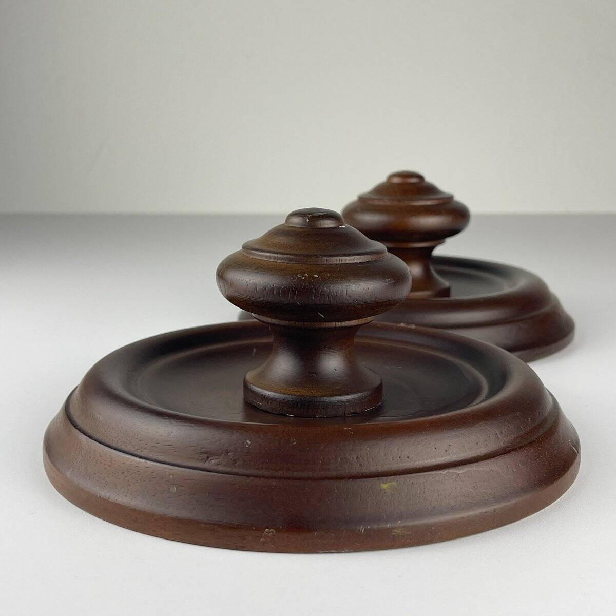 Art Deco wooden hangers, Italy, 1950s, set of 2