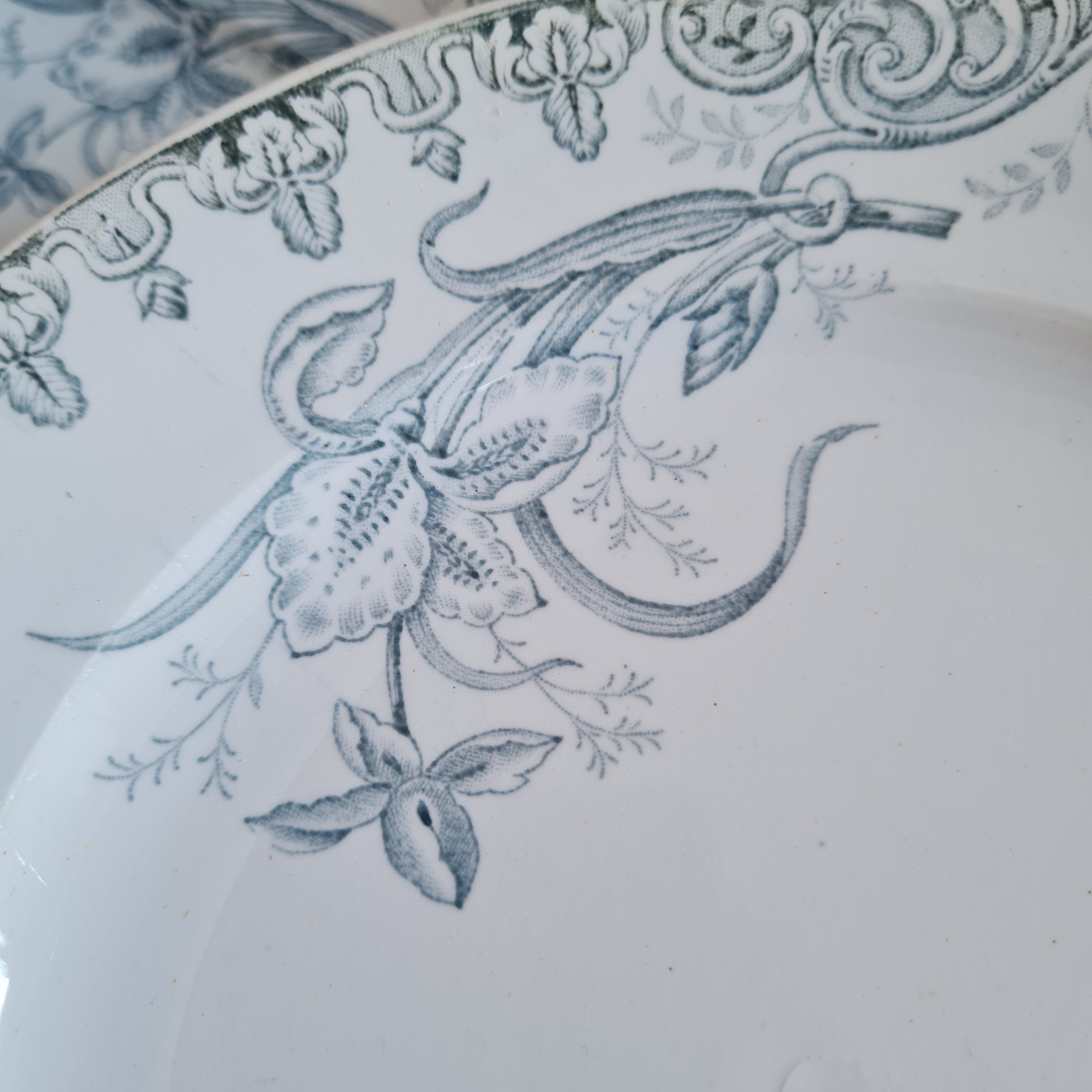 Set of 10 plates in iron earth