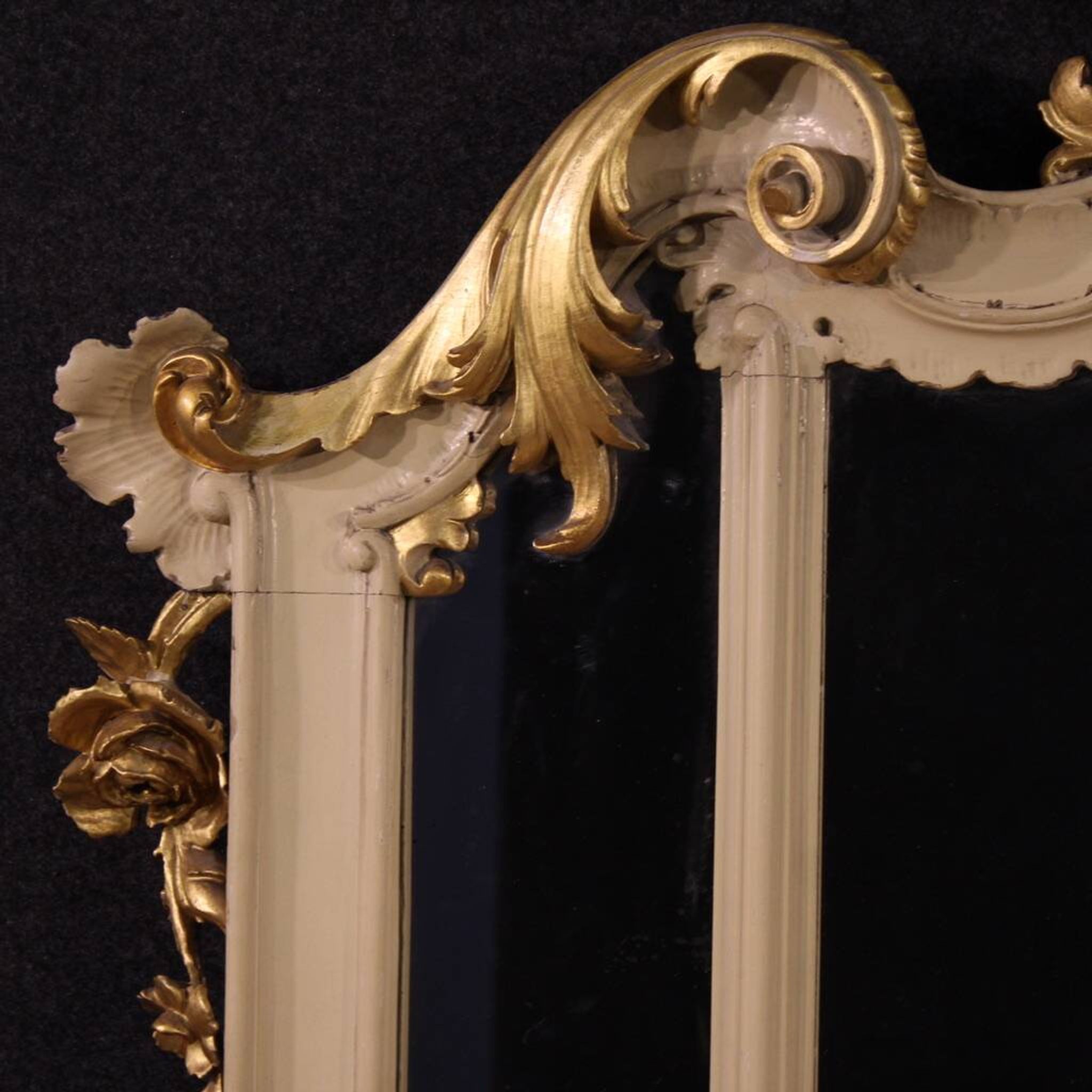 Great lacquered and gilded Louis XV style mirror from the 20th century