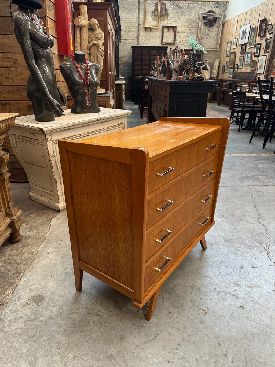 Vintage chest of drawers