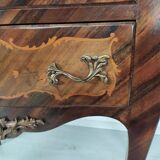 Commode sauteuse galbé Louis XV