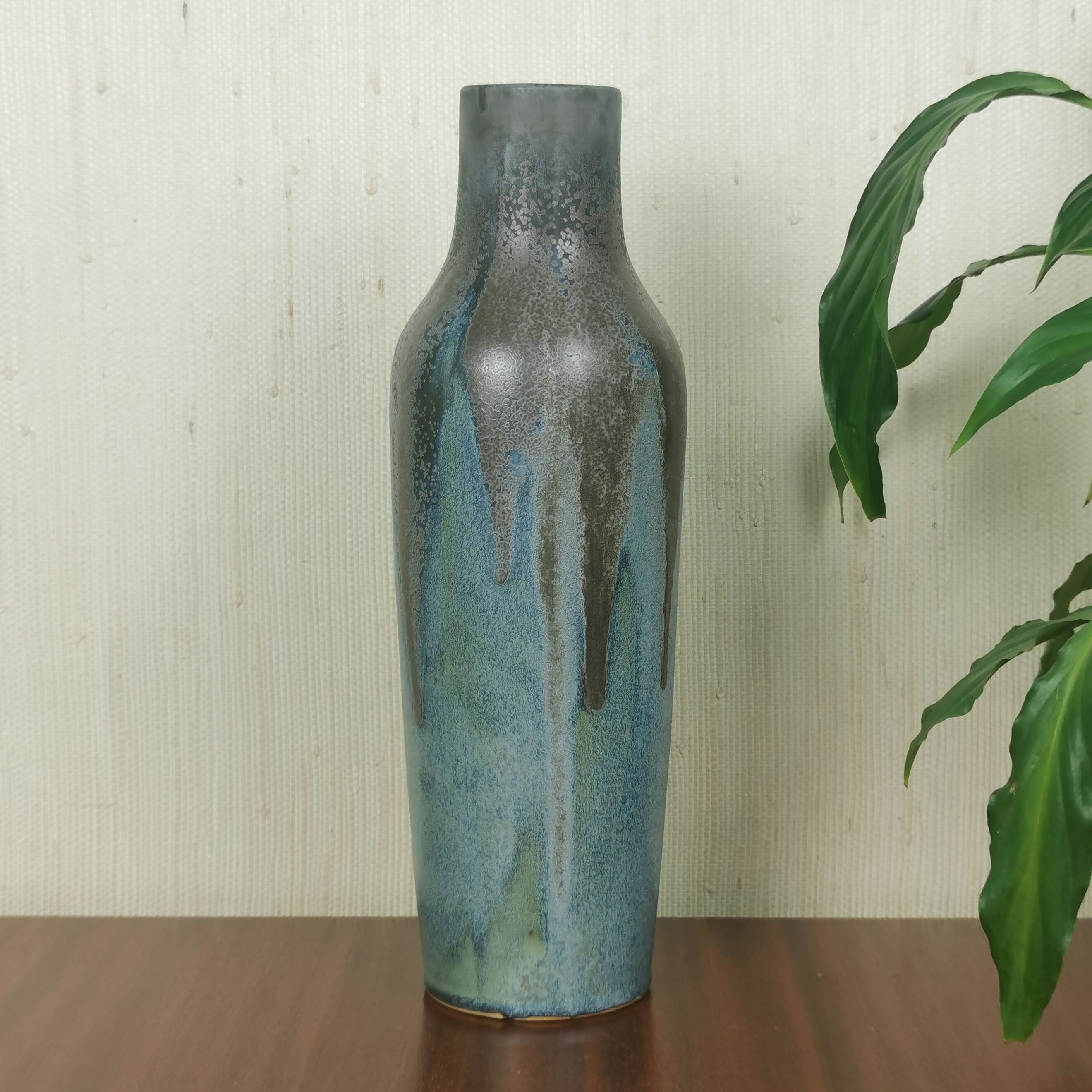 Denbac sandstone vase