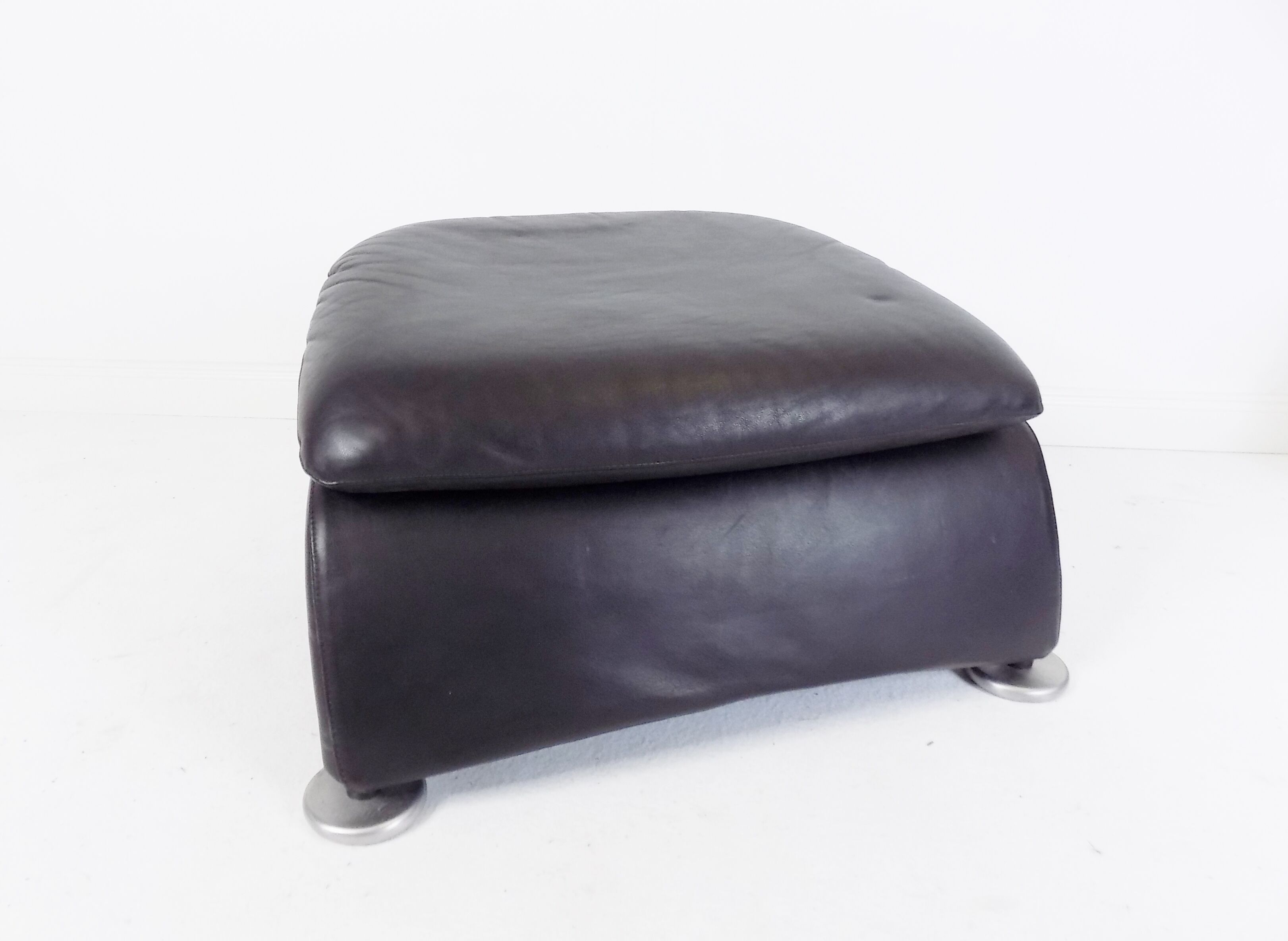 Montis Loge leather armchair with ottoman by Gerard van den Berg