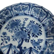 Chinese lobed dish with peony tree and fence – Kangxi, c.1700–1720