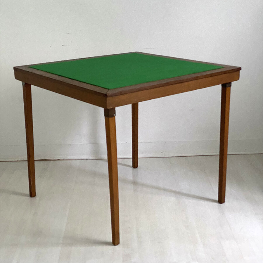 Folding bridge table