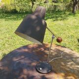 Articulated desk lamp
