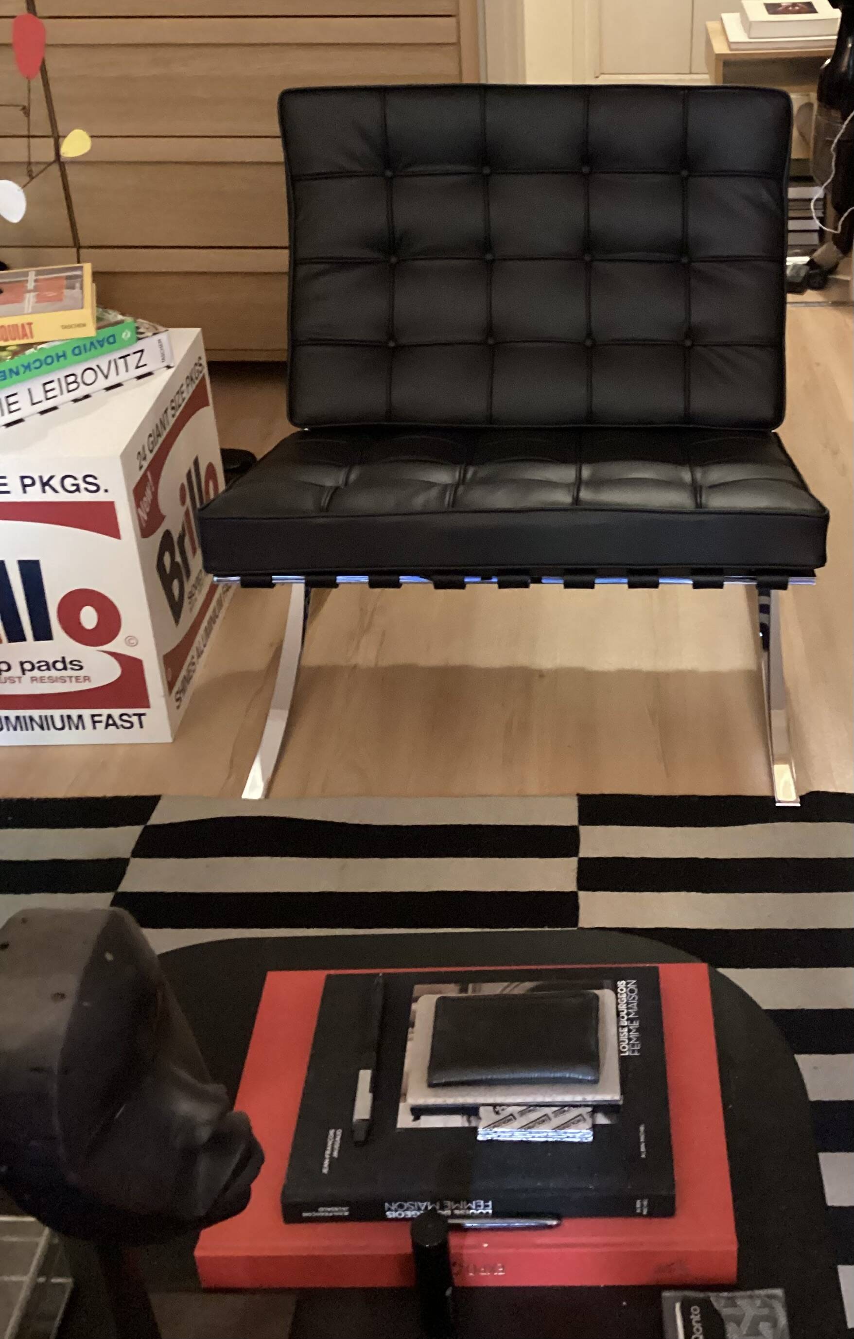Fauteuil Barcelona Mies van der Rohe pour Knoll