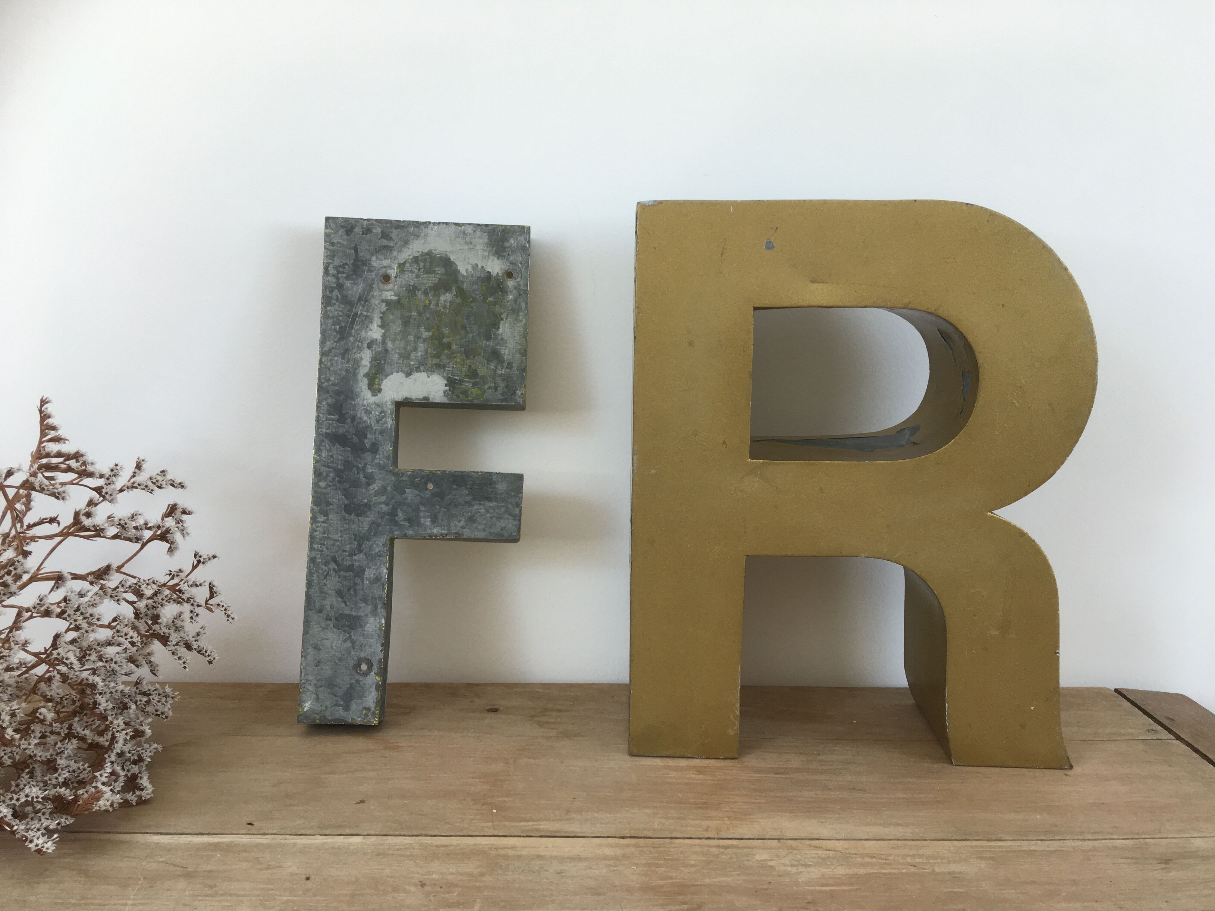 Golden vintage sign letter R