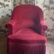 Fauteuil crapaud ancien en velours rouge bordeaux