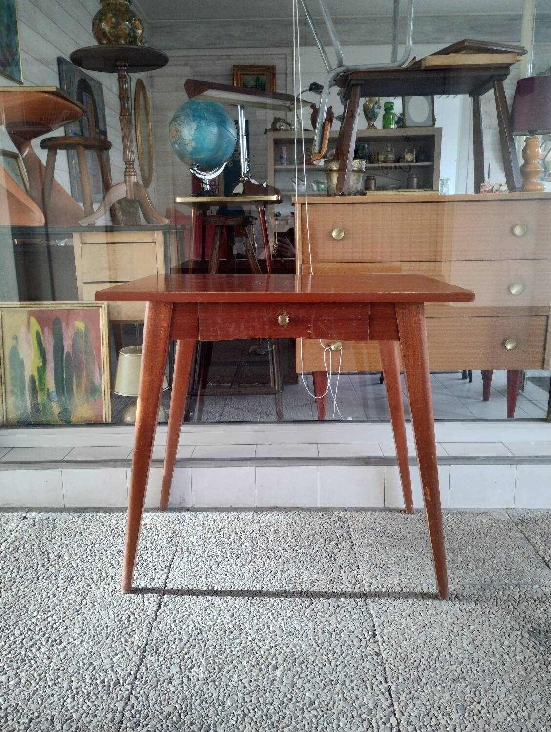 Desk with compass legs