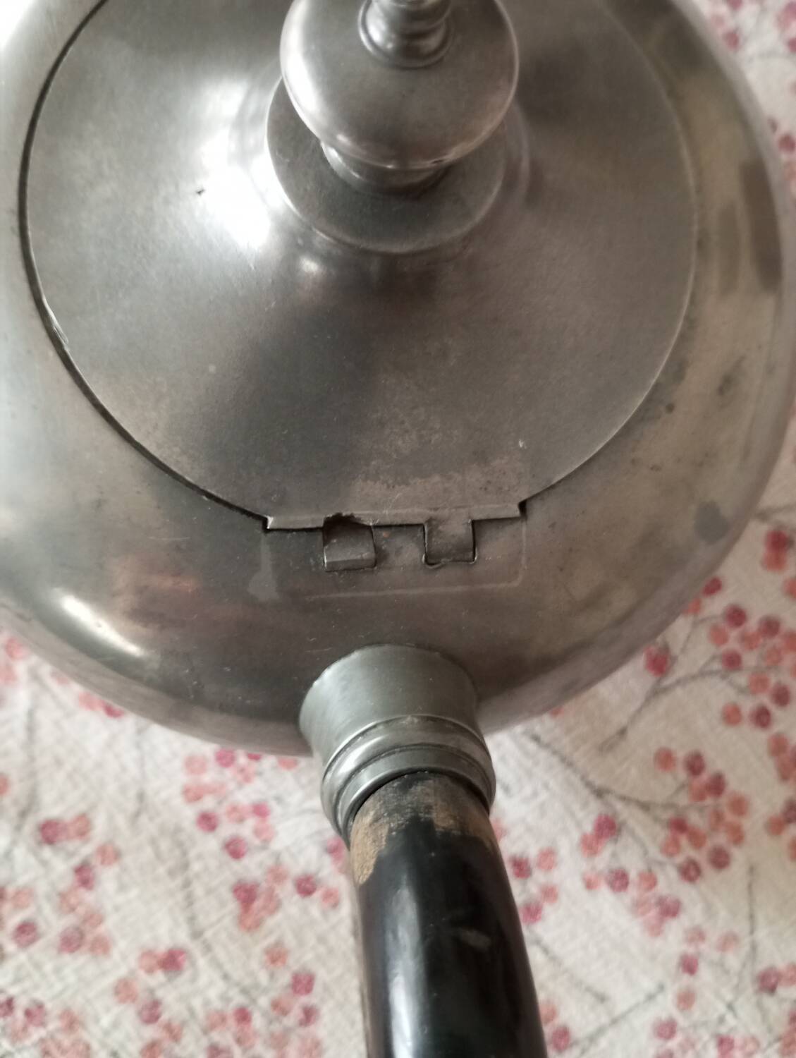 Metal ball teapot
