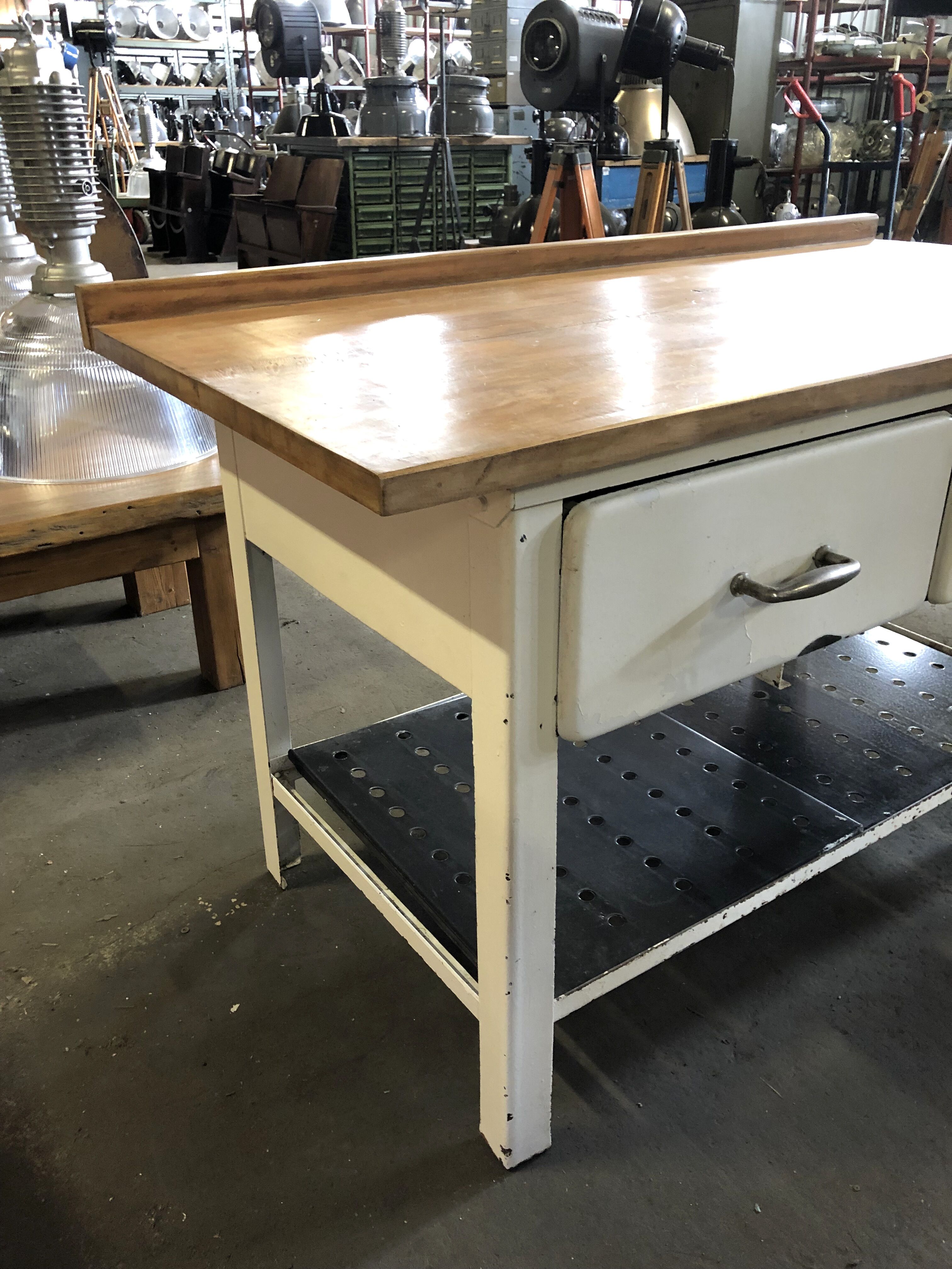 Table de cuisine, années 1960