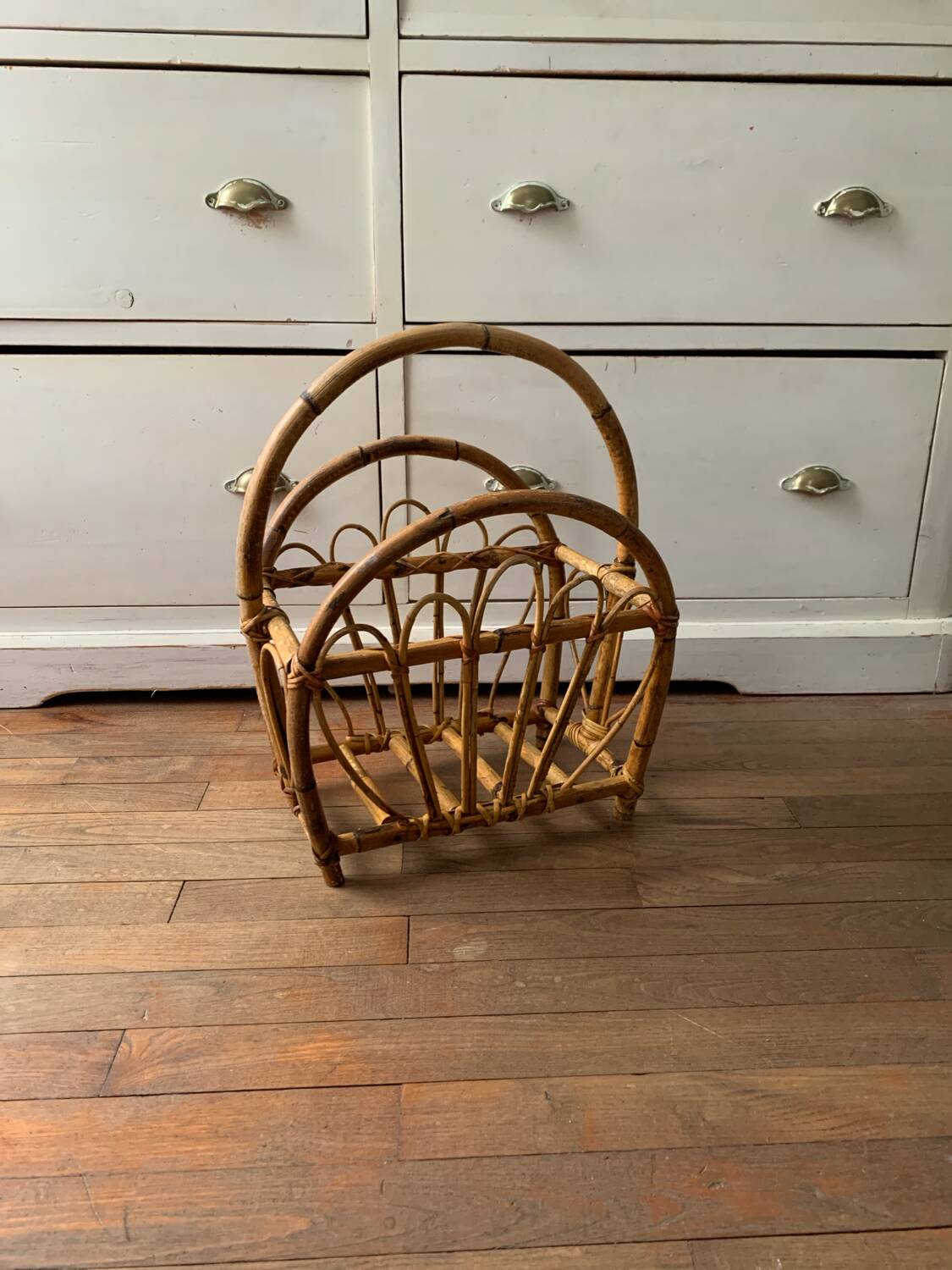 Porte revue vintage en bambou et rotin