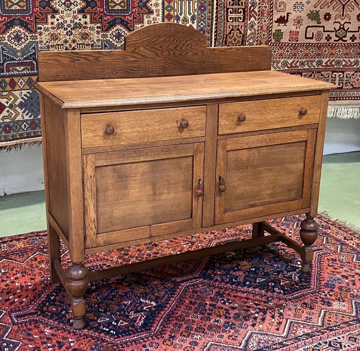 Early 20th century English oak buffet