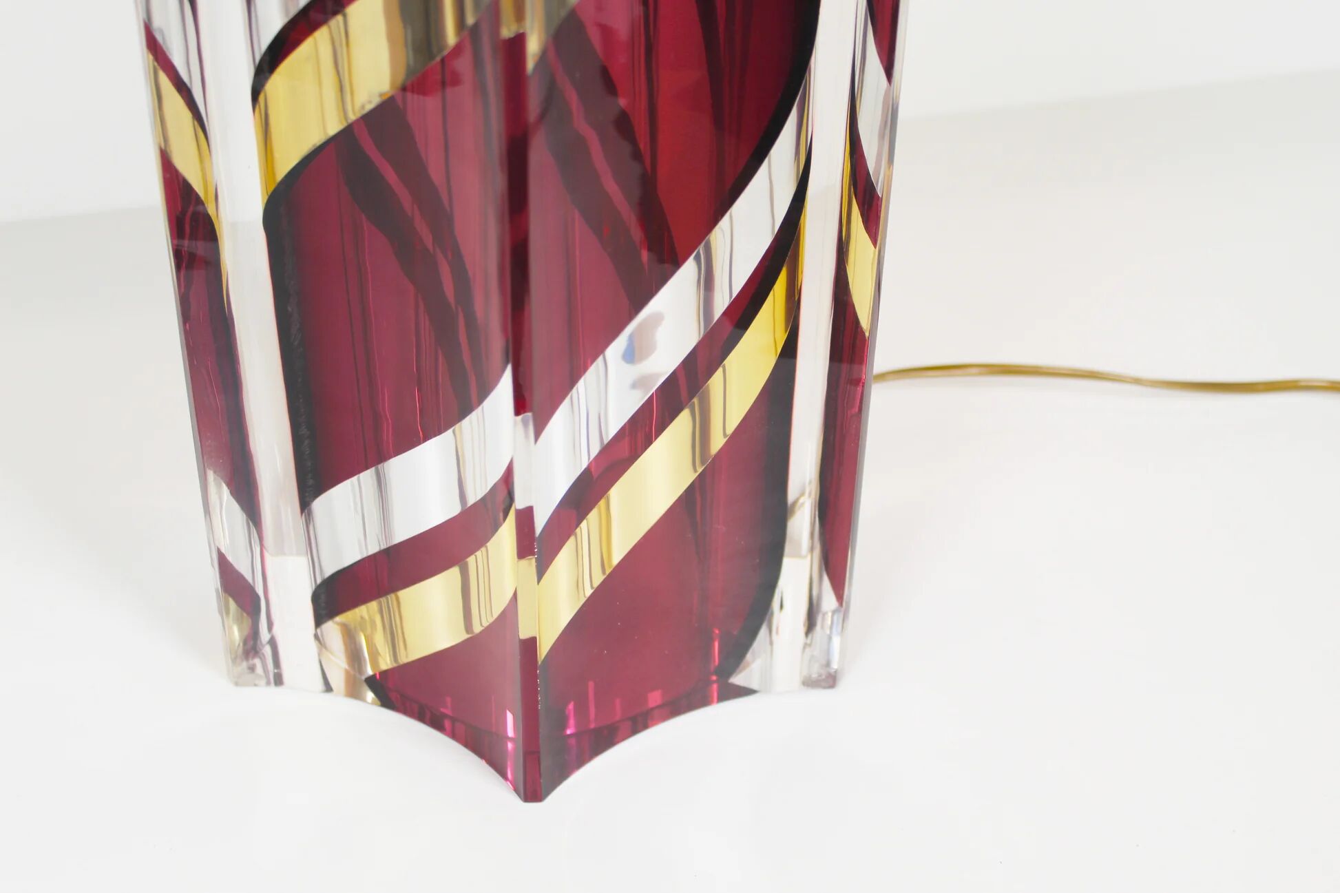 Large Italian lucite table lamp by Romeo Rega