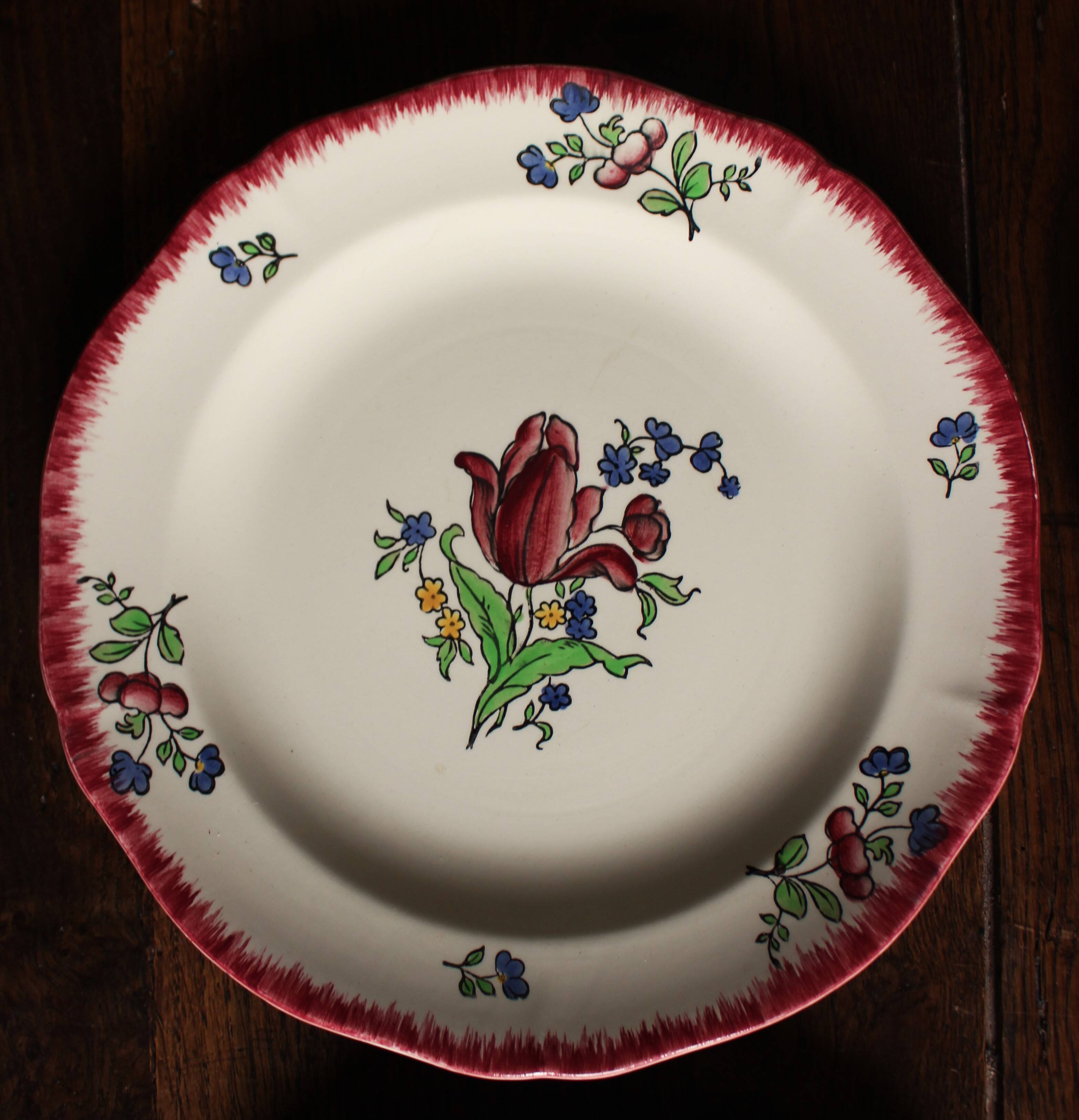 6 mismatched dinner plates