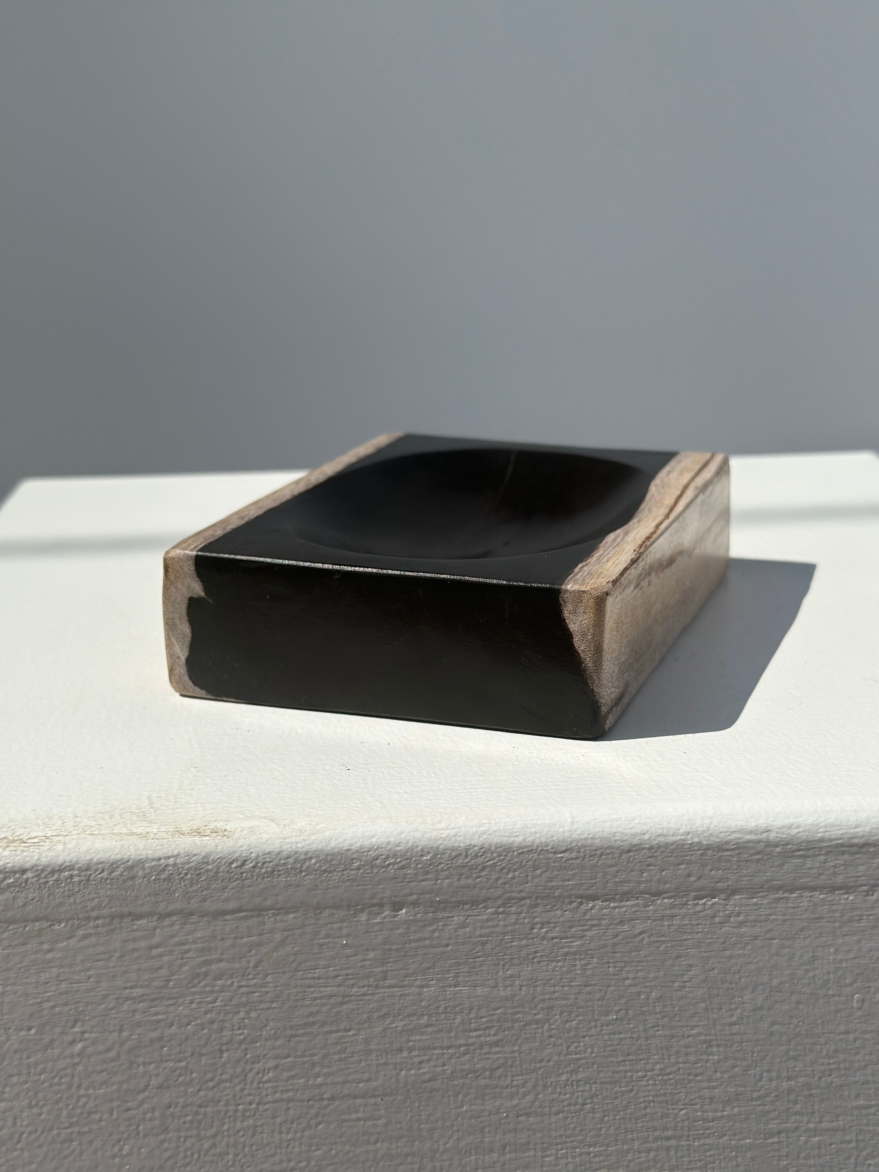 Porte savon en bois pétrifié bandes blanches de chaque côté