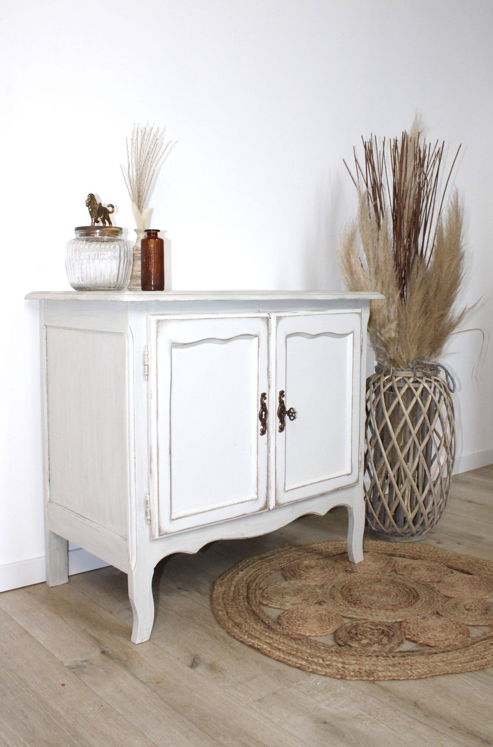 Antique furniture in white and gold wood