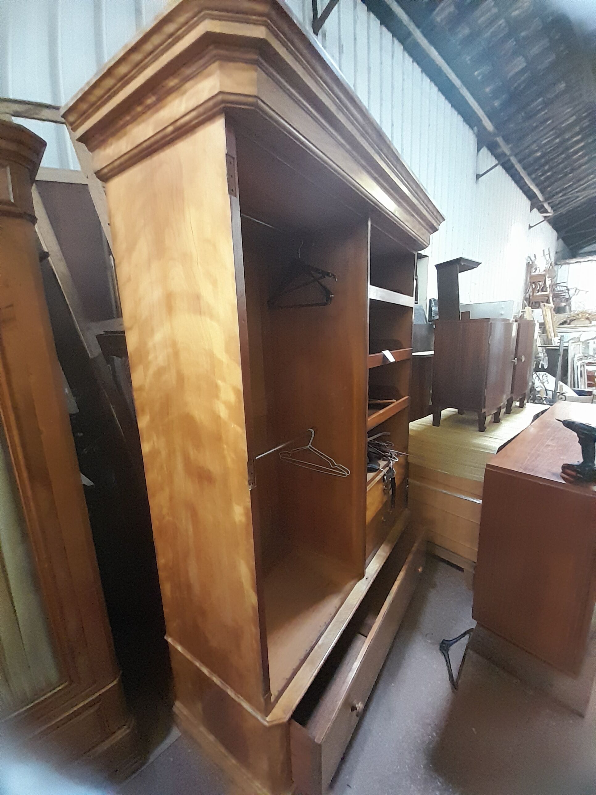 Armoire