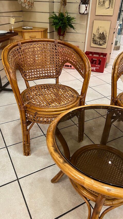 Rattan living room and cannage consisting of 2 armchairs and a coffee table