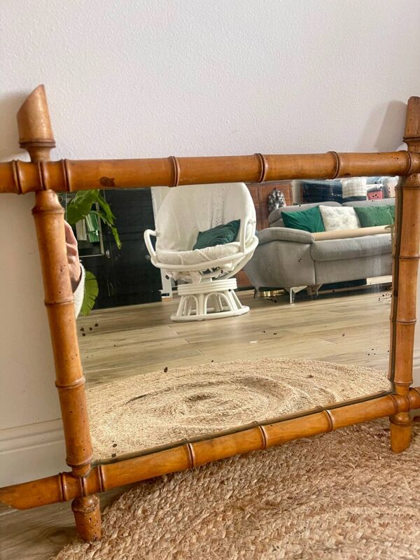 Miroir de barbier en bois tourné