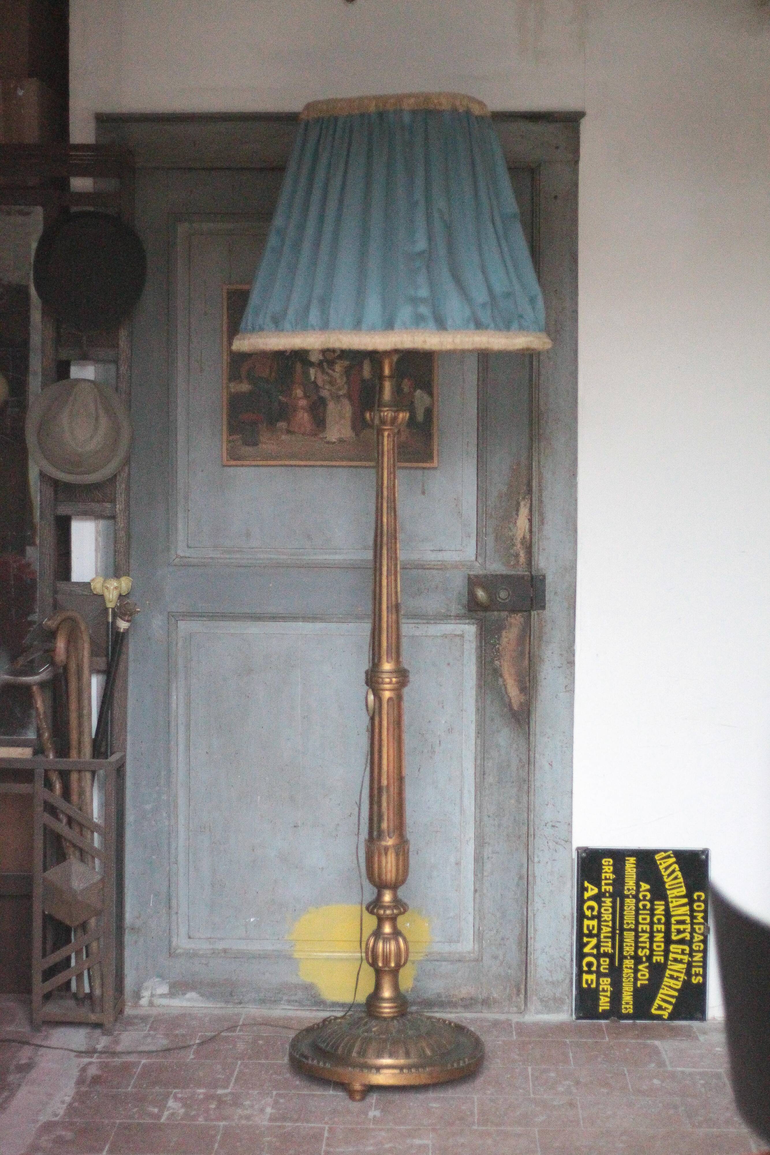 Florentine gilded wood floor lamp, floor lamp with lampshade