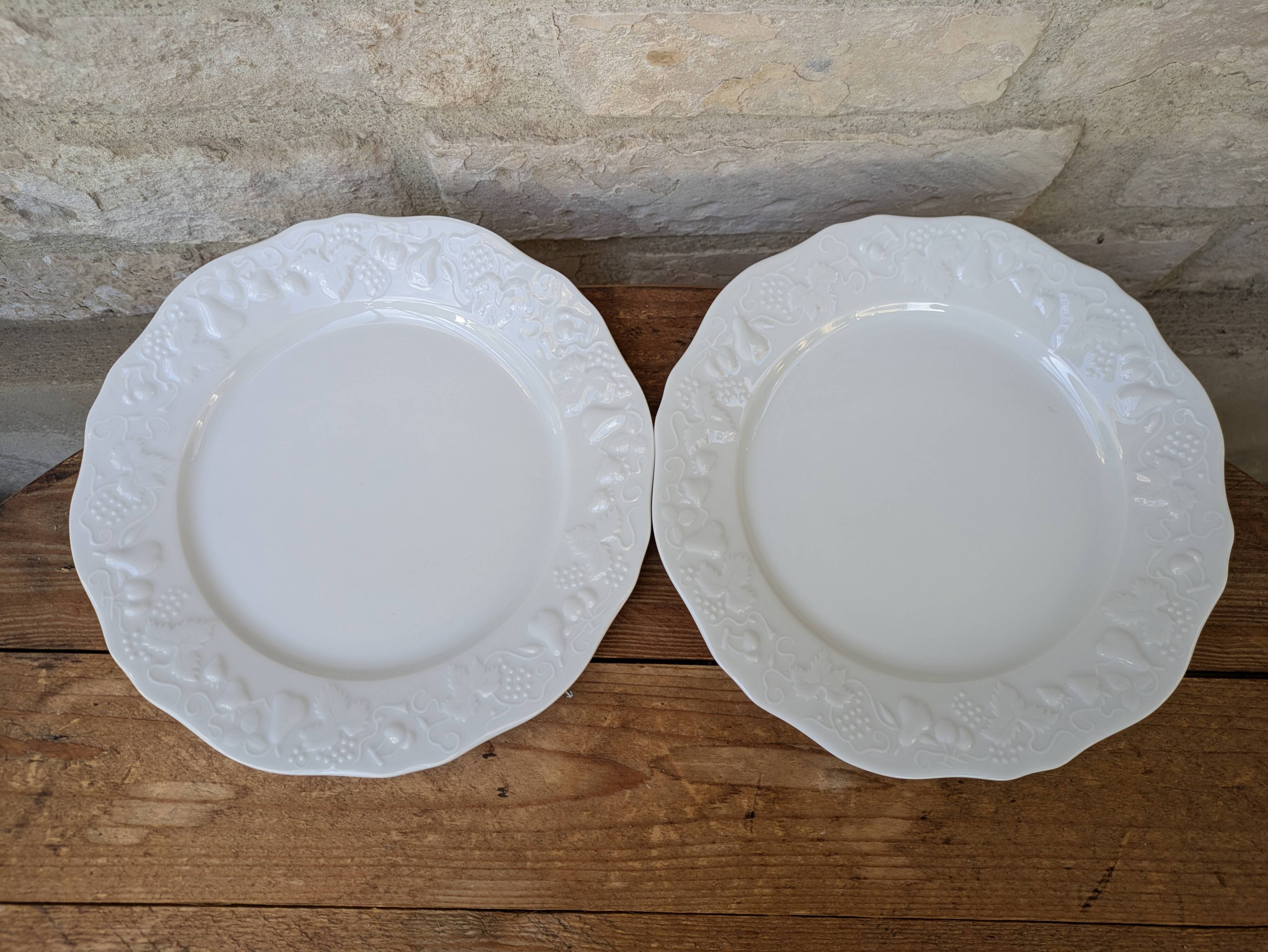 Set of 2 fruit motif plates P. Deshoulières in Limoges porcelain