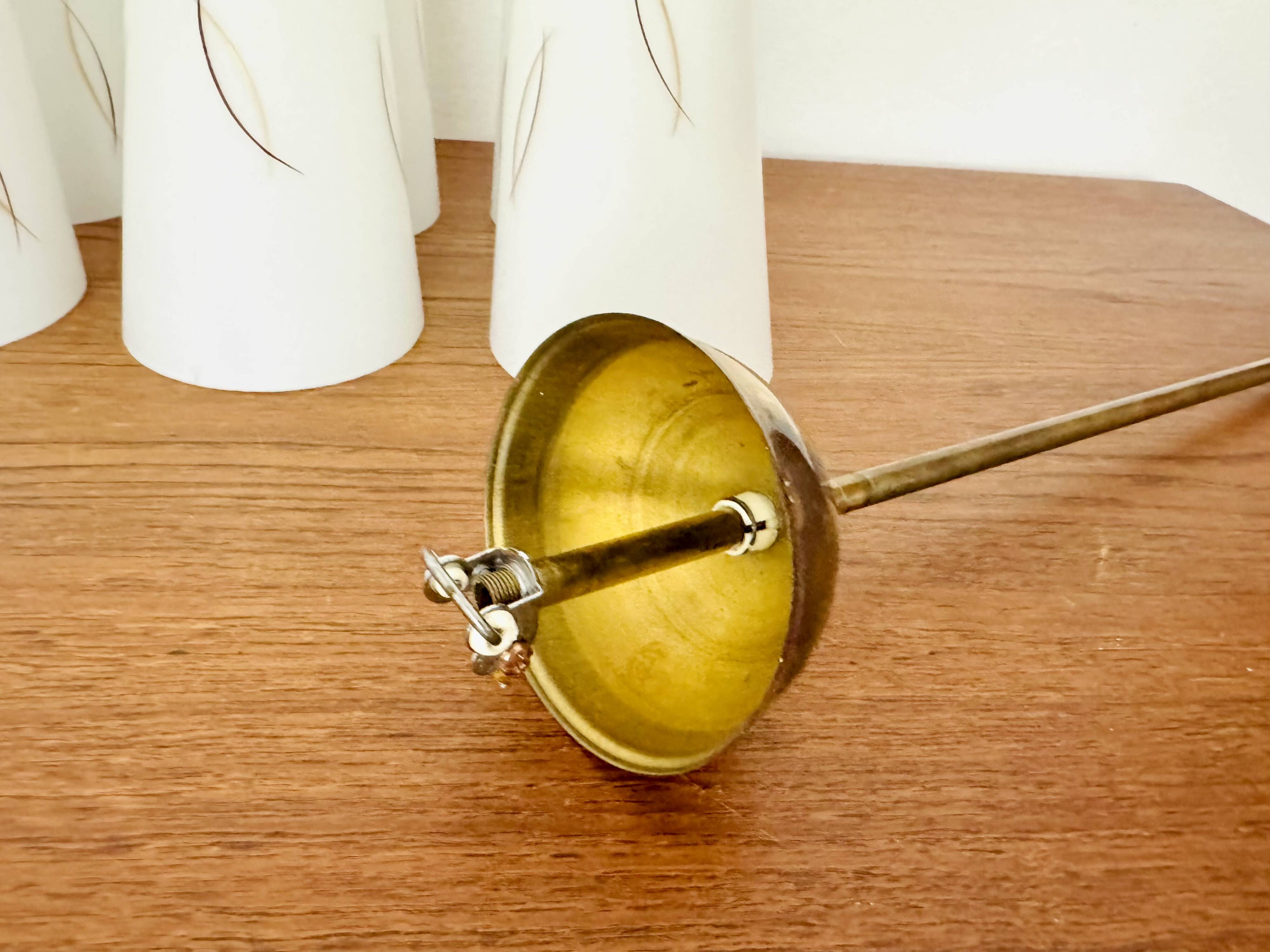 Grand lustre en laiton autrichien de style mid-century moderne par Rupert Nikoll