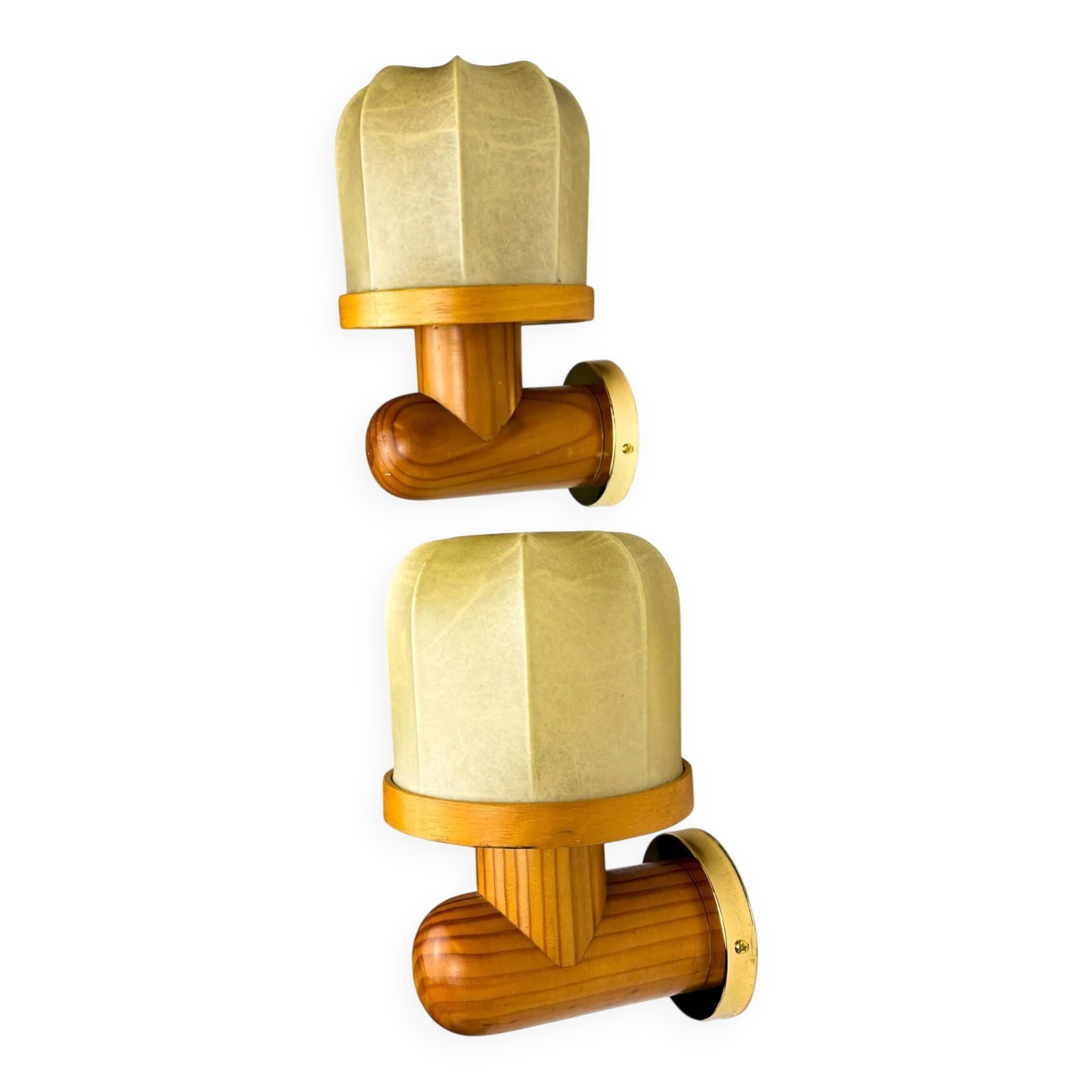 Paire de lampes murales italiennes "Cocoon", en résine et bois de pin, années 1970.