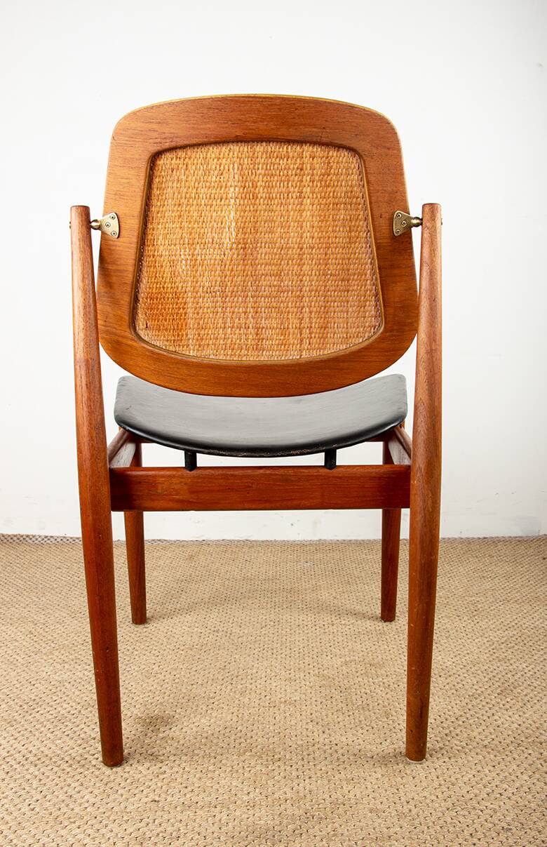 6 Danish chairs in teak, caning and leather, model FD 187 by Arne Vodder.