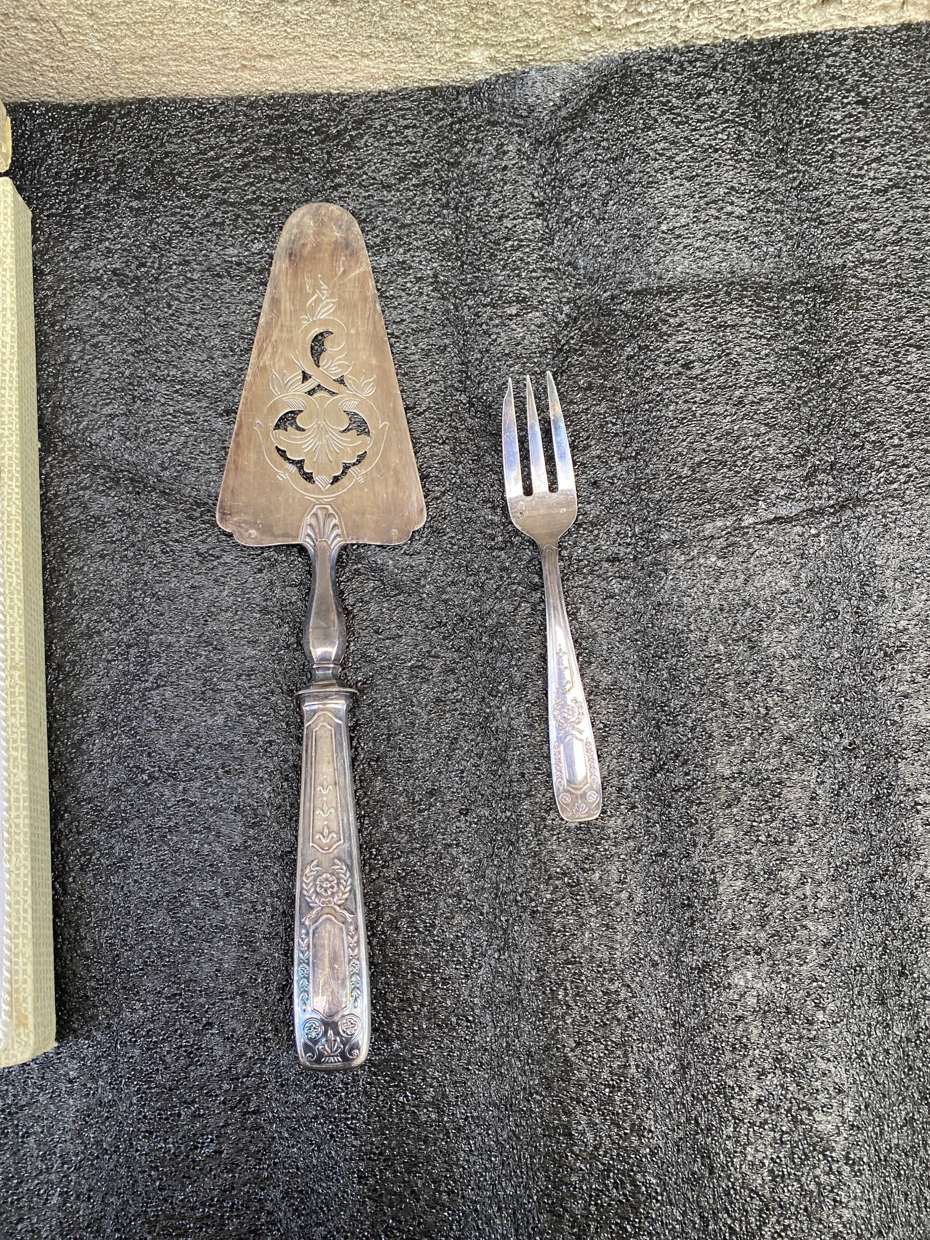 Dessert cutlery service, cake shovel