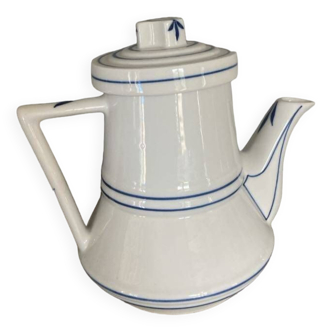 Complete Bayeux porcelain teapot