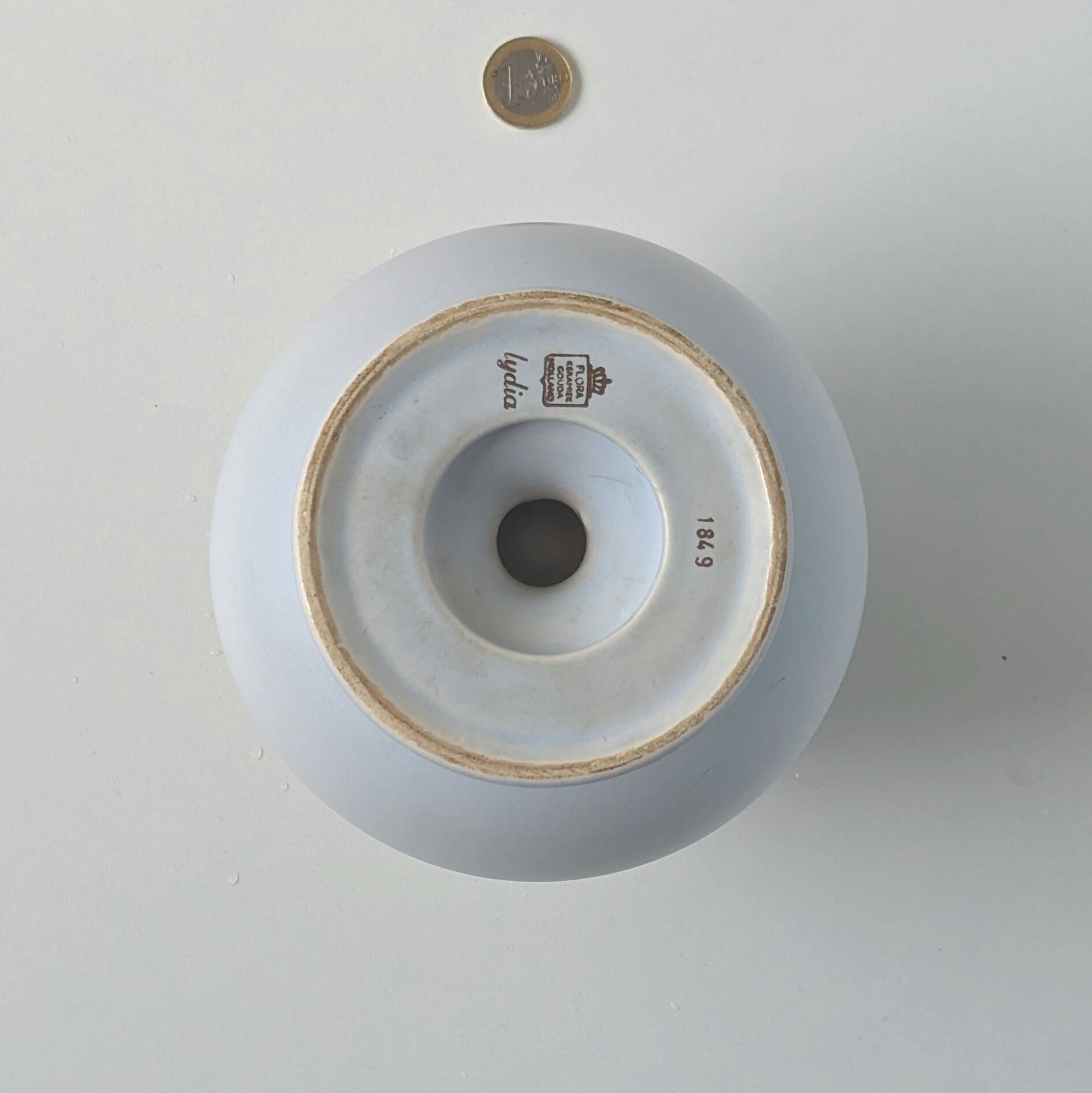 Footed vase, ceramic pot - Flora Keramiek Gouda Holland factory