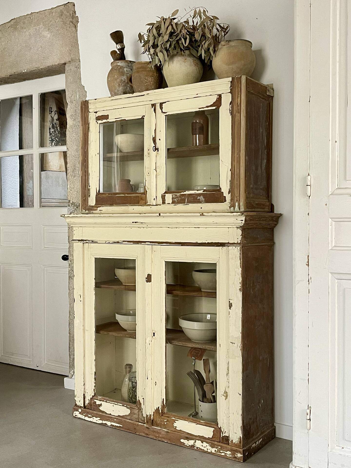 Glass display cabinet