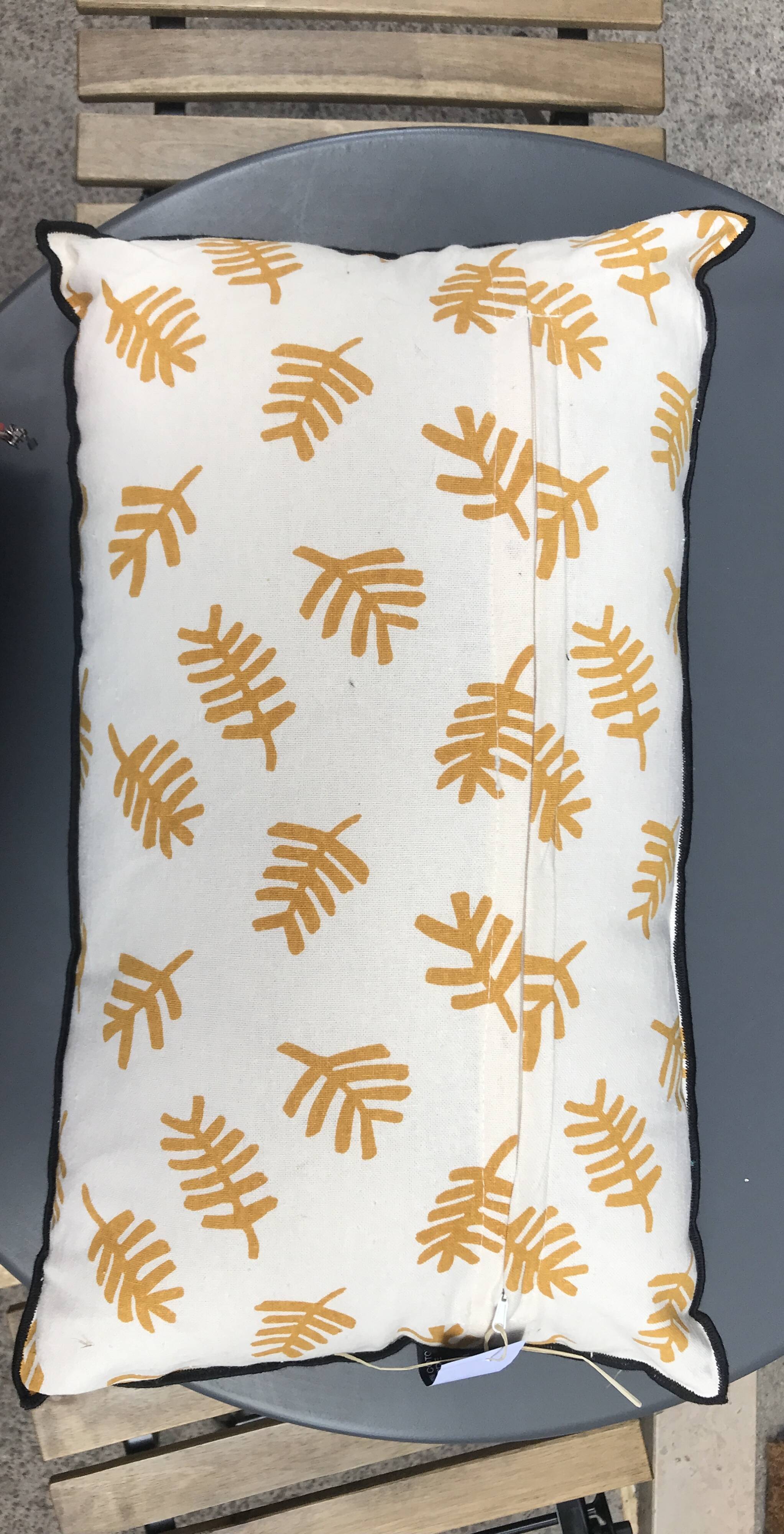 Rectangular branch cushion