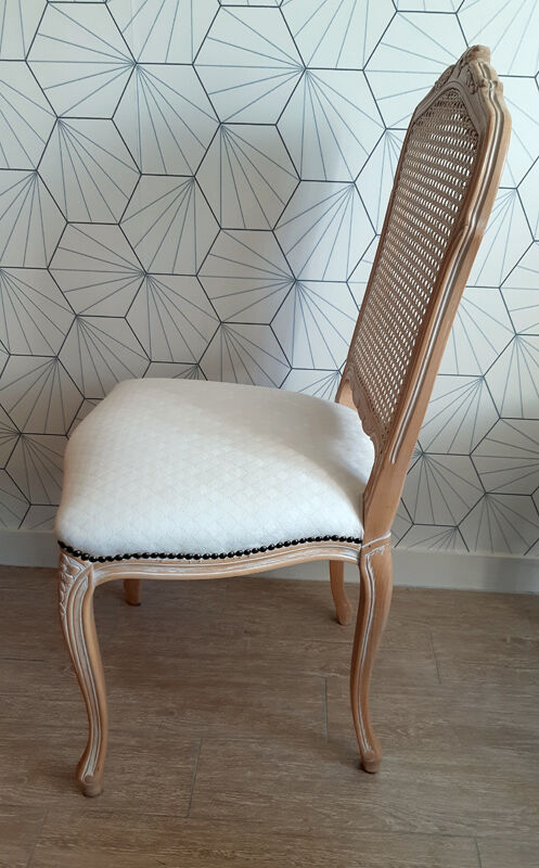 Set of 4 dining chairs in white ceruse wood Louis XV style