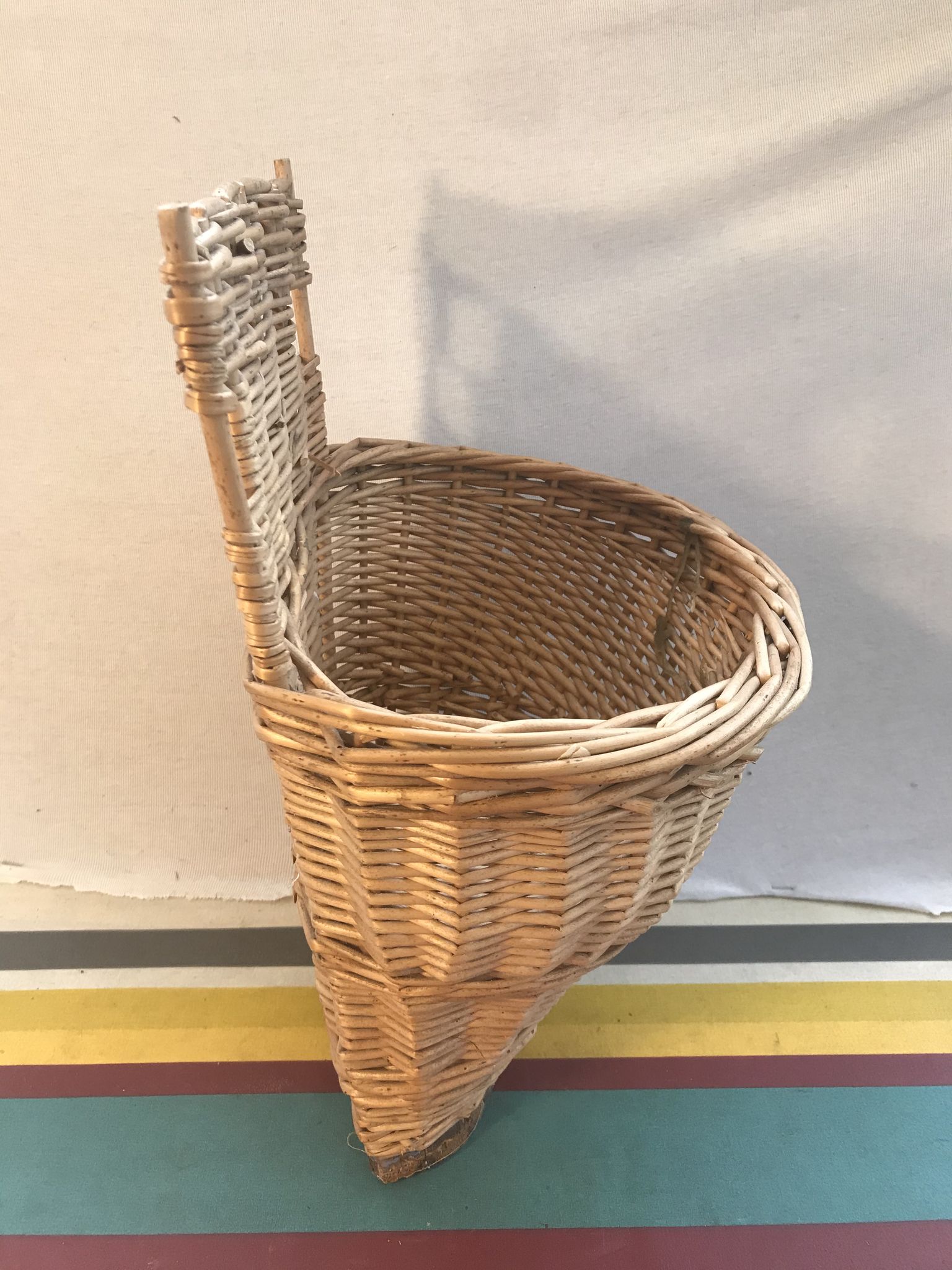 Old harvest basket picking in wick tressé vintage decoration