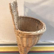 Old harvest basket picking in wick tressé vintage decoration