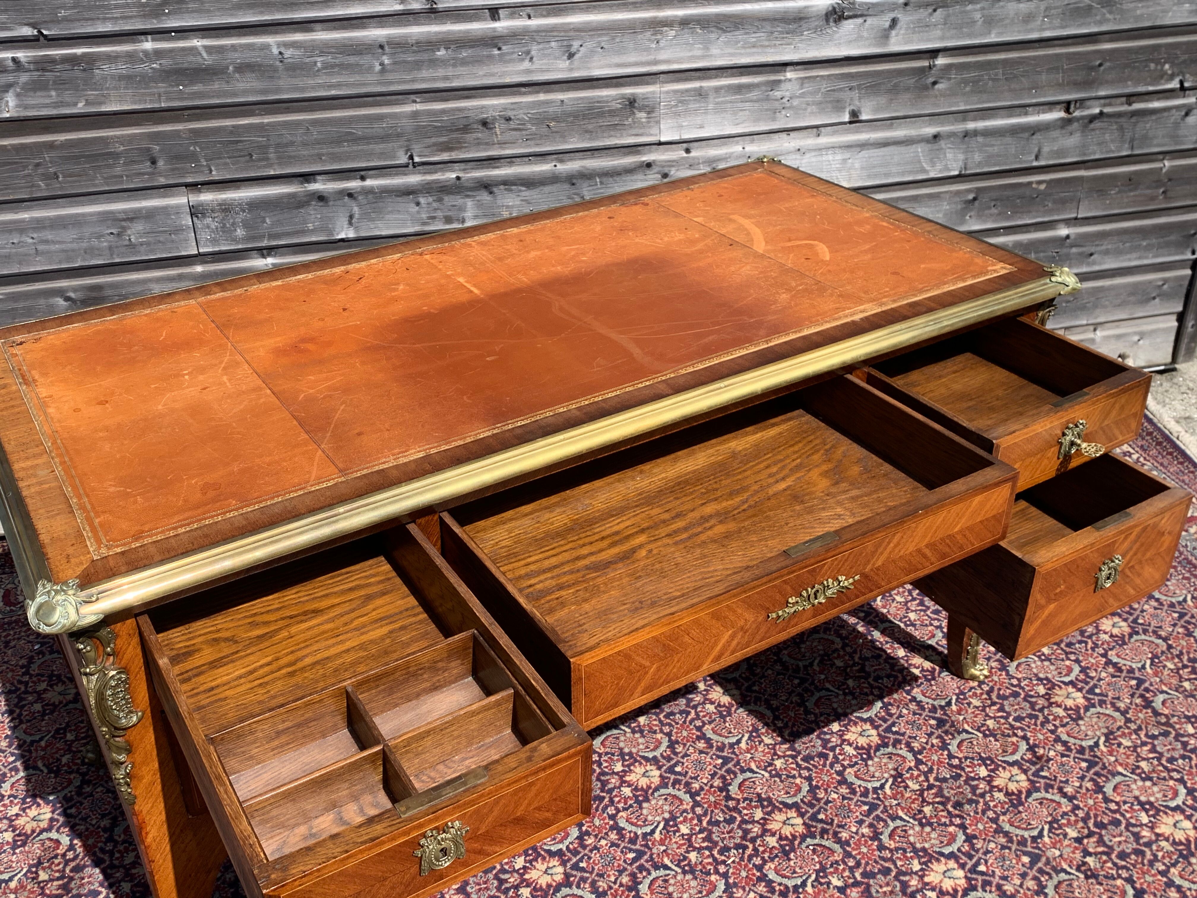 Desk in louis XV marquetry