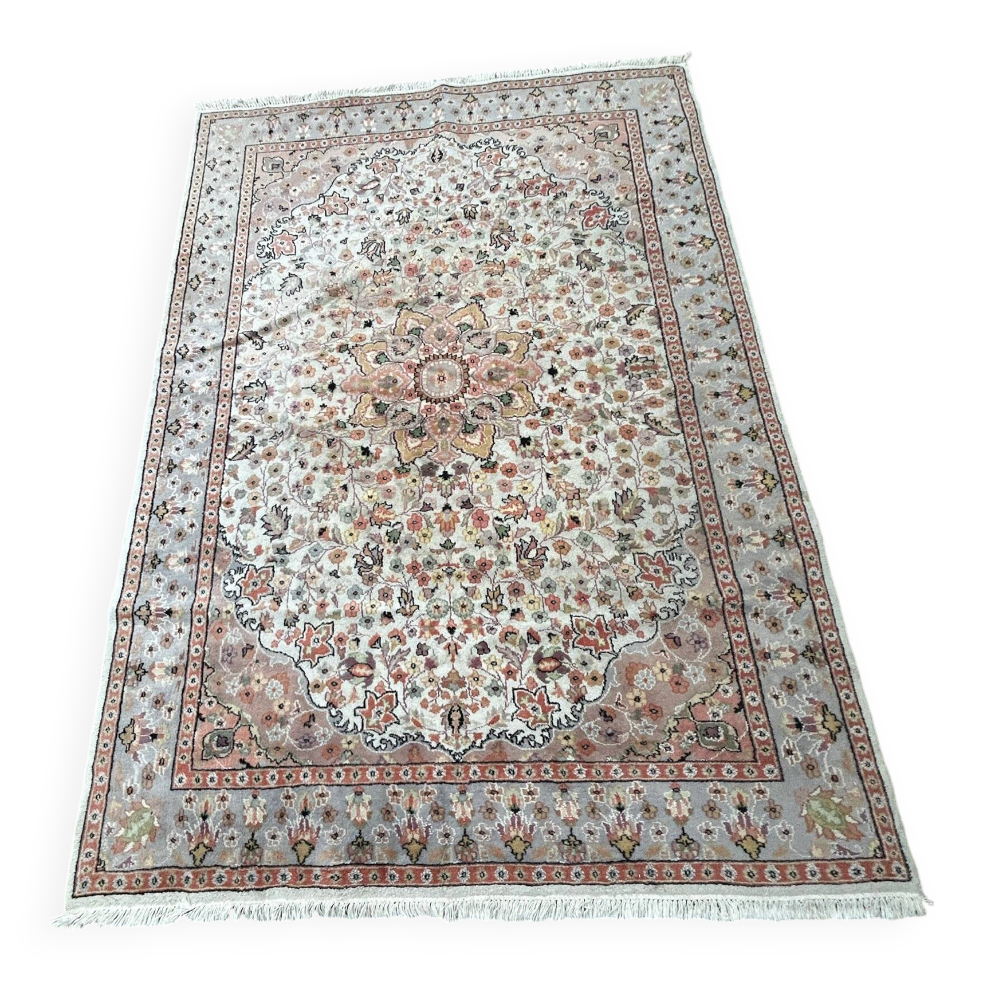 Floral oriental rug
